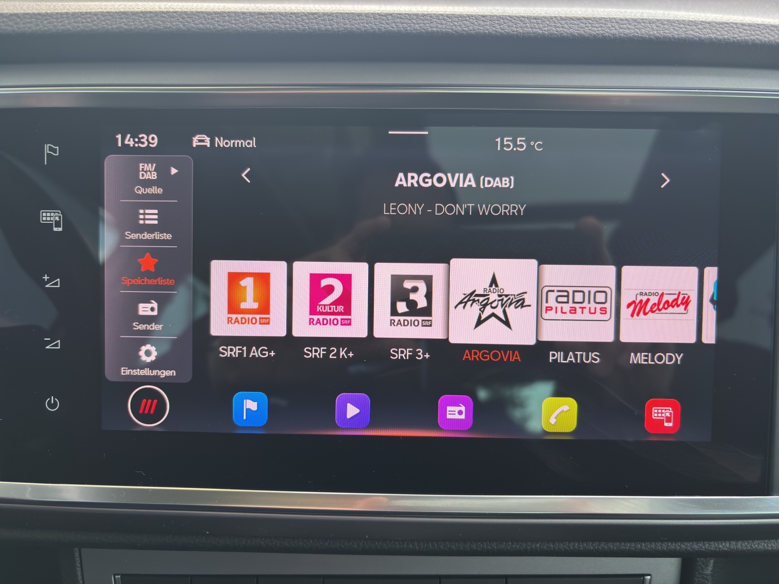 SEAT Ateca 2.0 TSI FR 4Drive DSG mit AHK, Panorama-Schiebe-/Ausstelldach & 360° Kamera-image-19