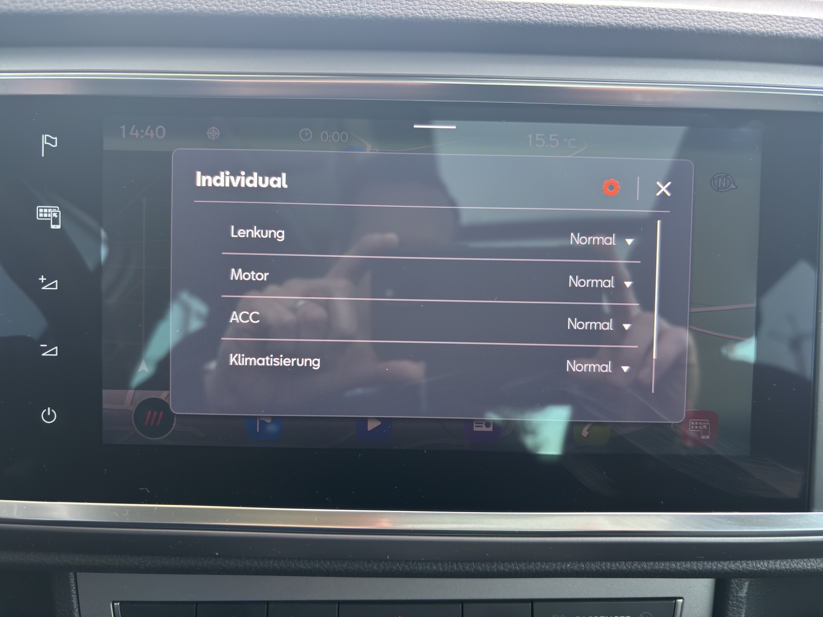 SEAT Ateca 2.0 TSI FR 4Drive DSG mit AHK, Panorama-Schiebe-/Ausstelldach & 360° Kamera-image-22
