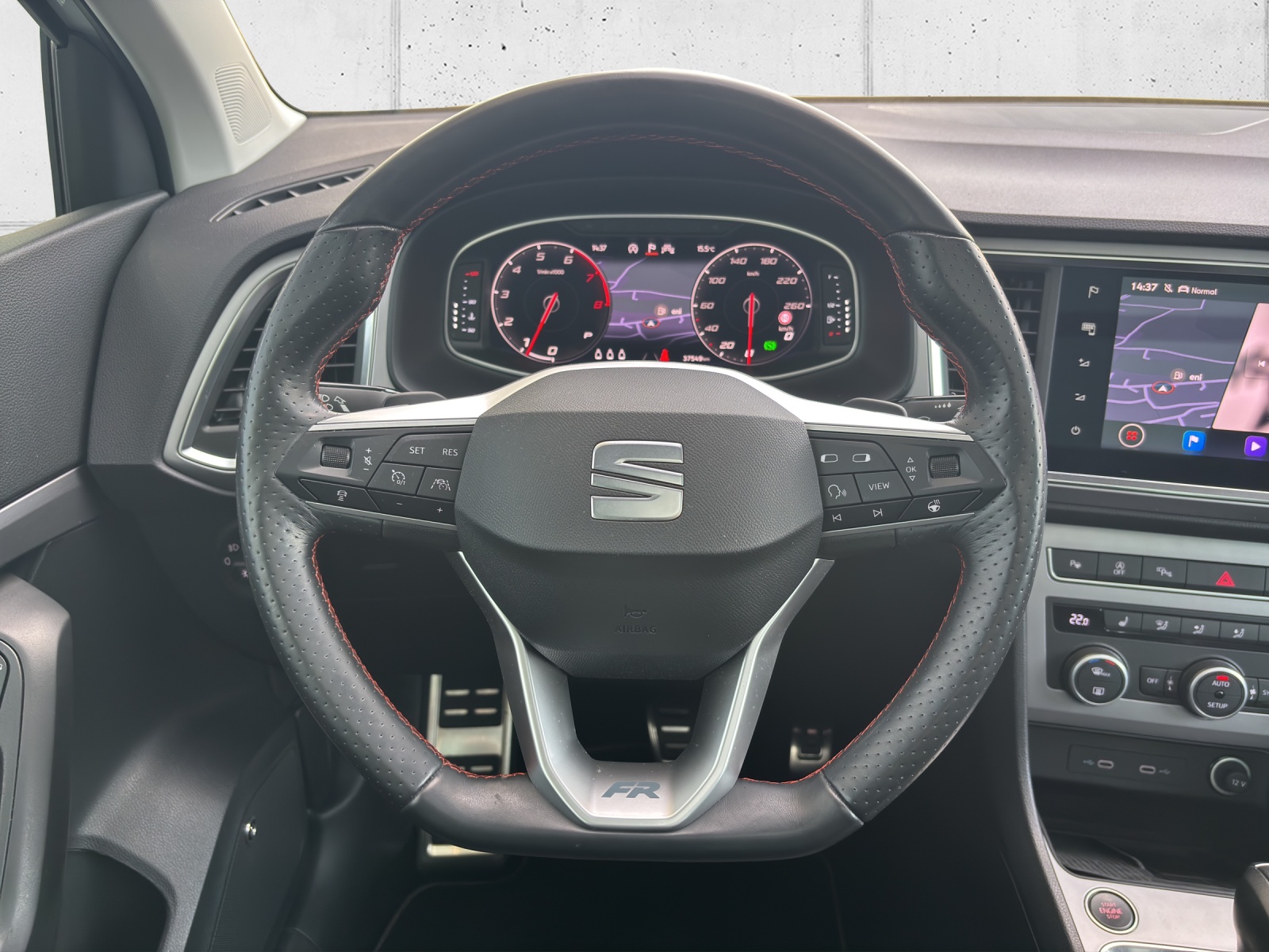 SEAT Ateca 2.0 TSI FR 4Drive DSG mit AHK, Panorama-Schiebe-/Ausstelldach & 360° Kamera-image-13