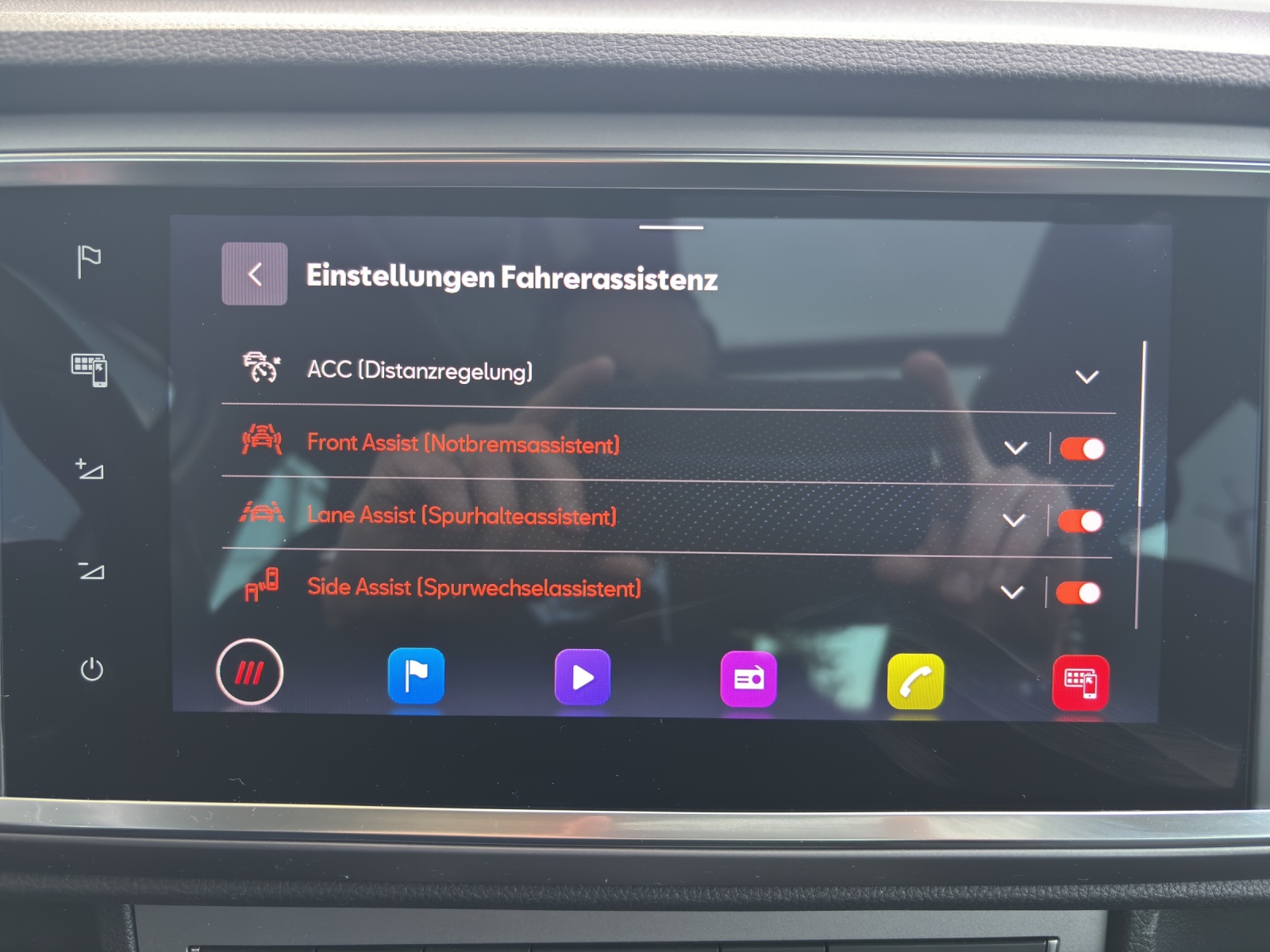 SEAT Ateca 2.0 TSI FR 4Drive DSG mit AHK, Panorama-Schiebe-/Ausstelldach & 360° Kamera-image-26
