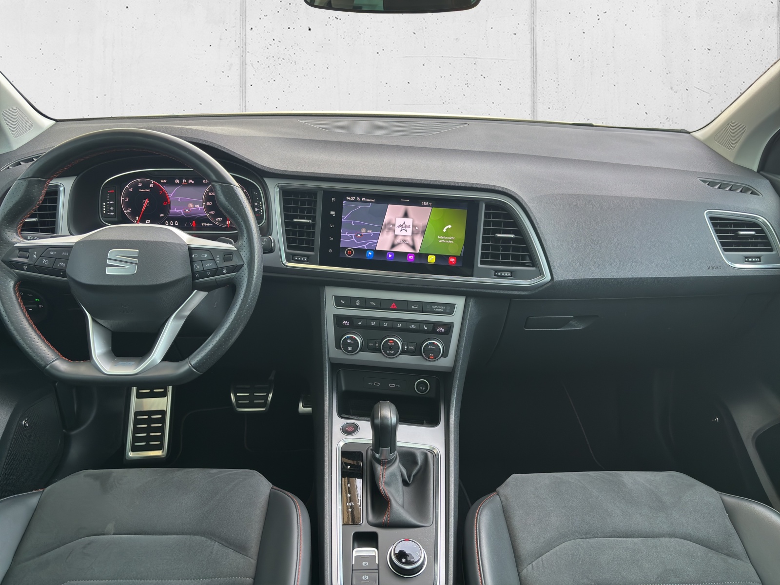SEAT Ateca 2.0 TSI FR 4Drive DSG mit AHK, Panorama-Schiebe-/Ausstelldach & 360° Kamera-image-12