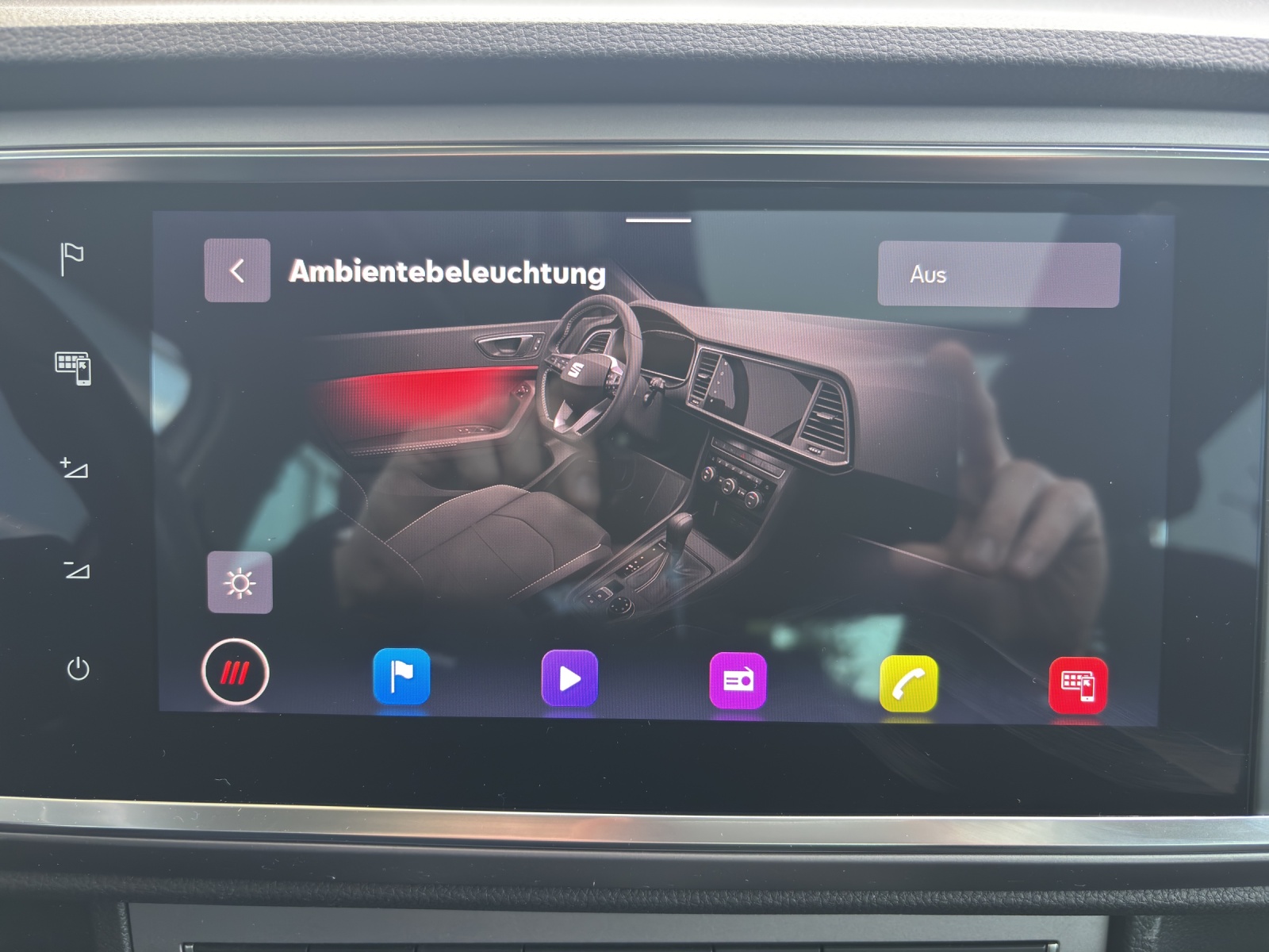 SEAT Ateca 2.0 TSI FR 4Drive DSG mit AHK, Panorama-Schiebe-/Ausstelldach & 360° Kamera-image-27