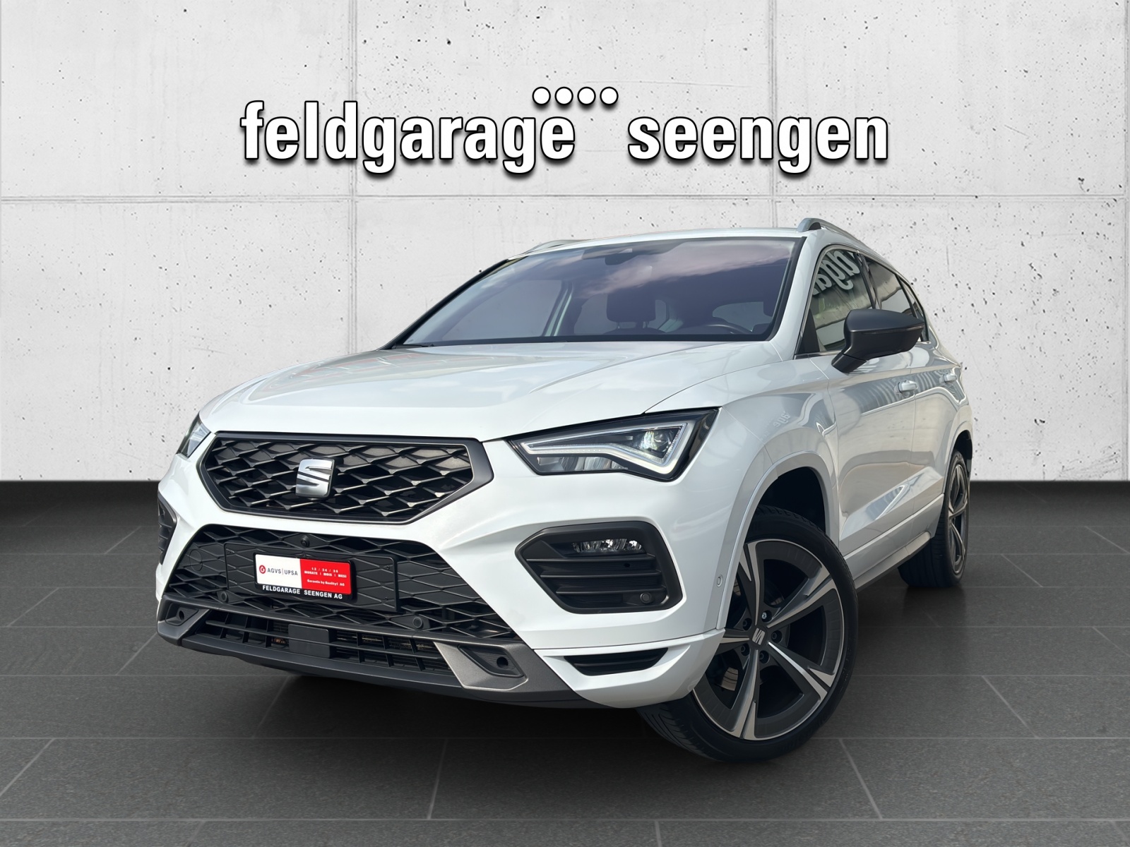 SEAT Ateca 2.0 TSI FR 4Drive DSG mit AHK, Panorama-Schiebe-/Ausstelldach & 360° Kamera