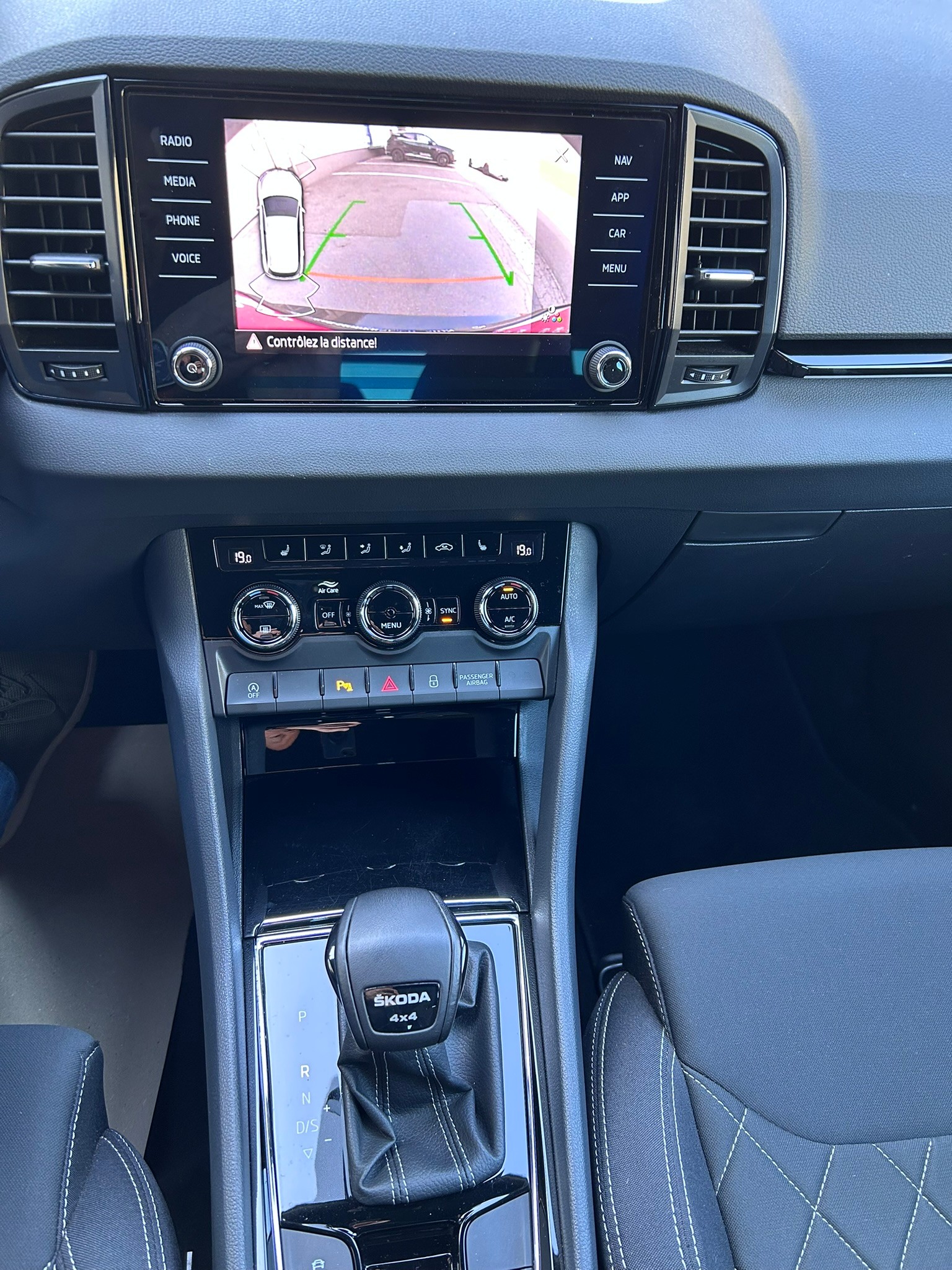 SKODA Karoq 2.0 TSI SportLine 4x4 DSG-image-10