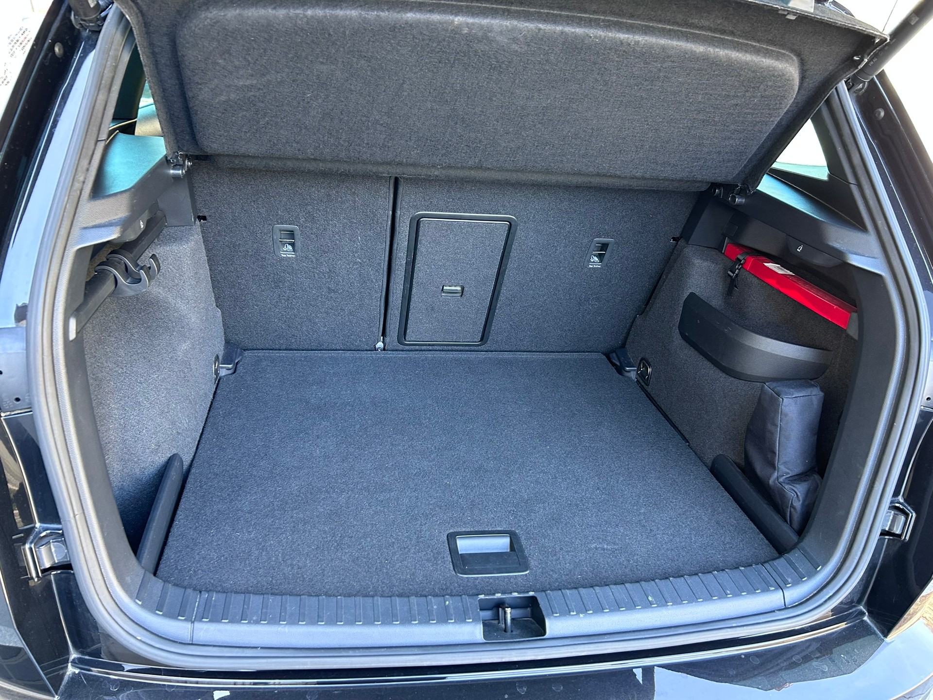 SKODA Karoq 2.0 TSI SportLine 4x4 DSG-image-11