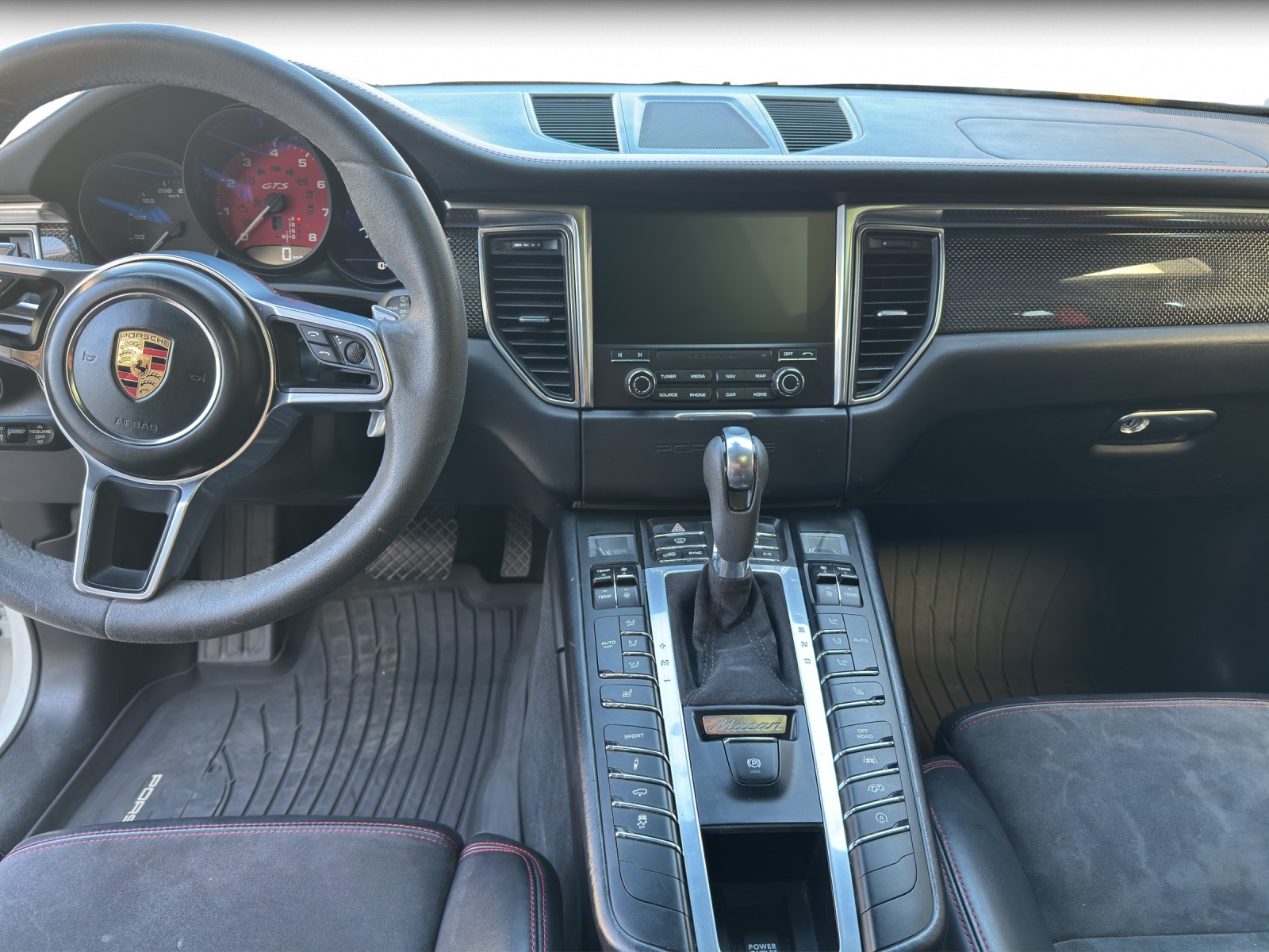 PORSCHE Macan GTS PDK-image-10