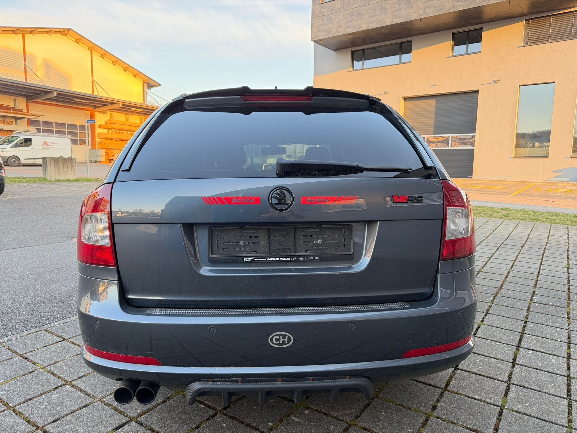 SKODA Octavia Combi 2.0 TSI RS DSG-image-5