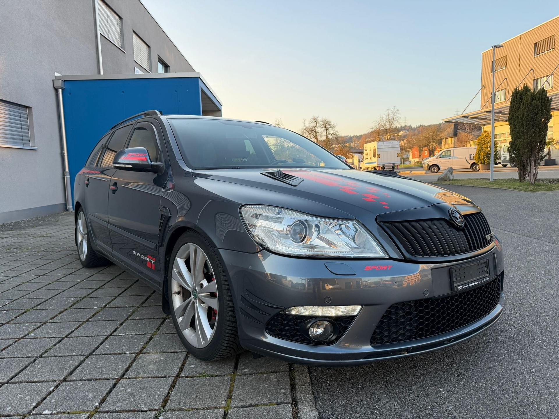 SKODA Octavia Combi 2.0 TSI RS DSG-image-6