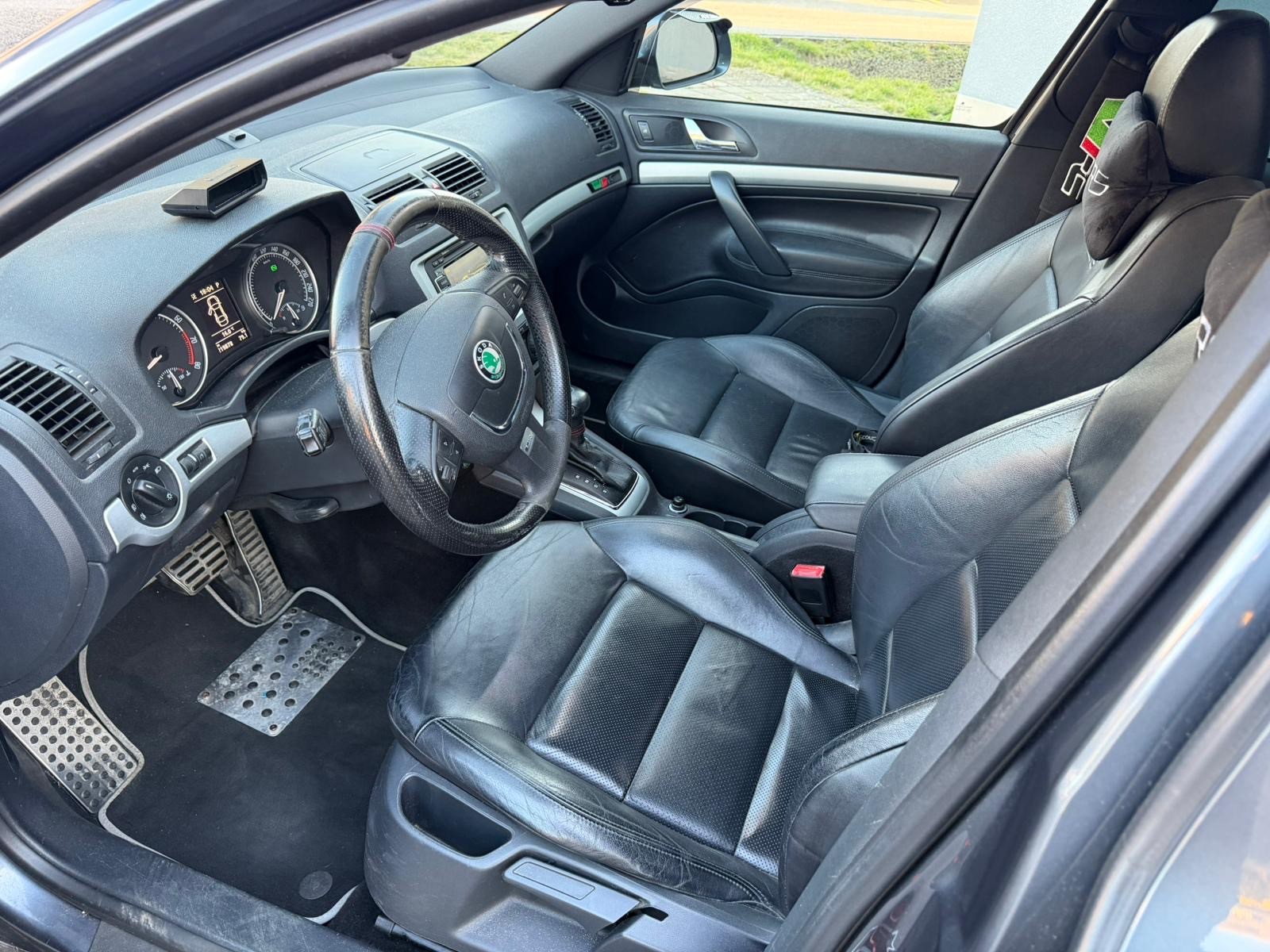 SKODA Octavia Combi 2.0 TSI RS DSG-image-14