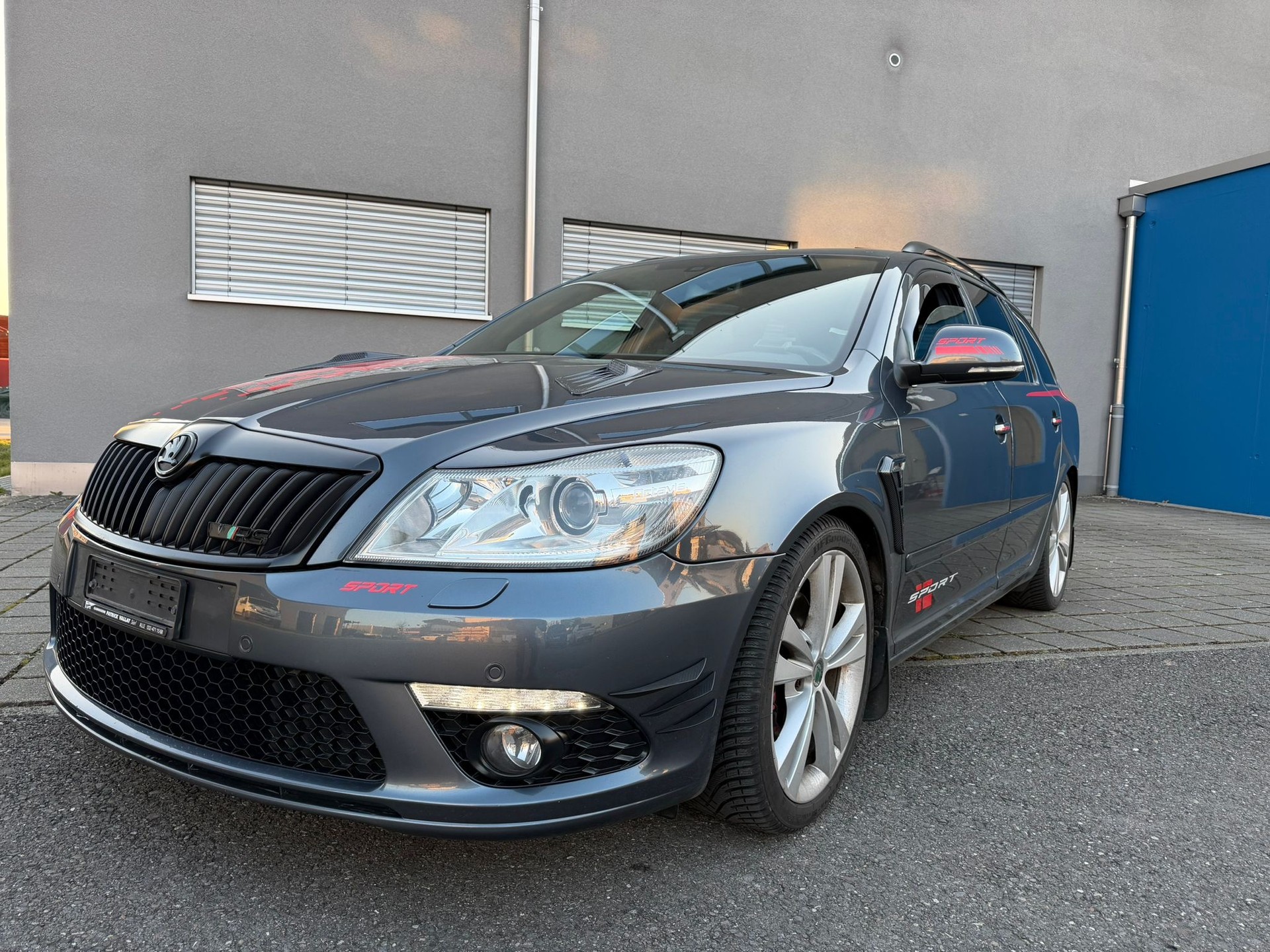 SKODA Octavia Combi 2.0 TSI RS DSG-image-3