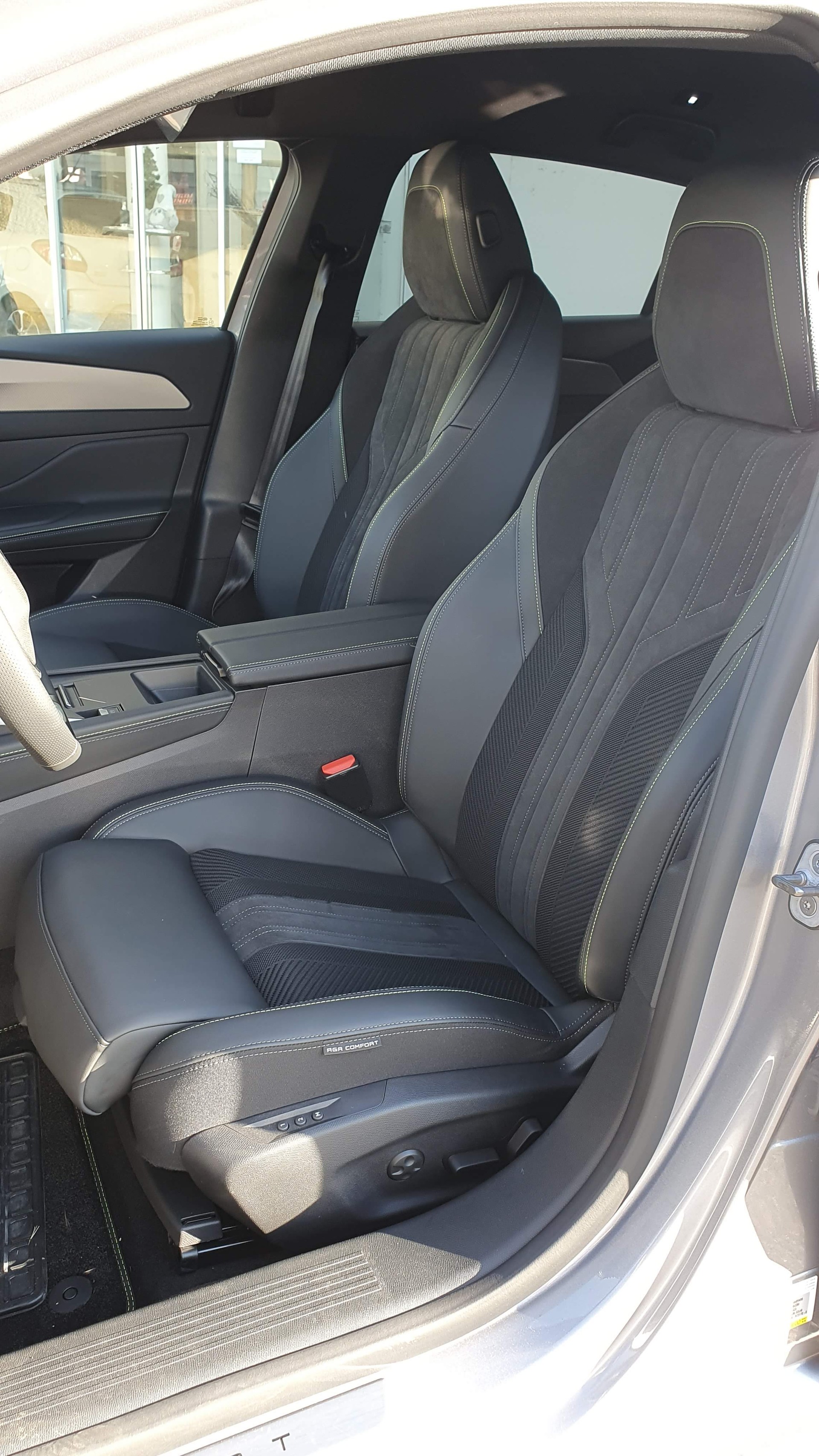 PEUGEOT E-308 GT-image-15