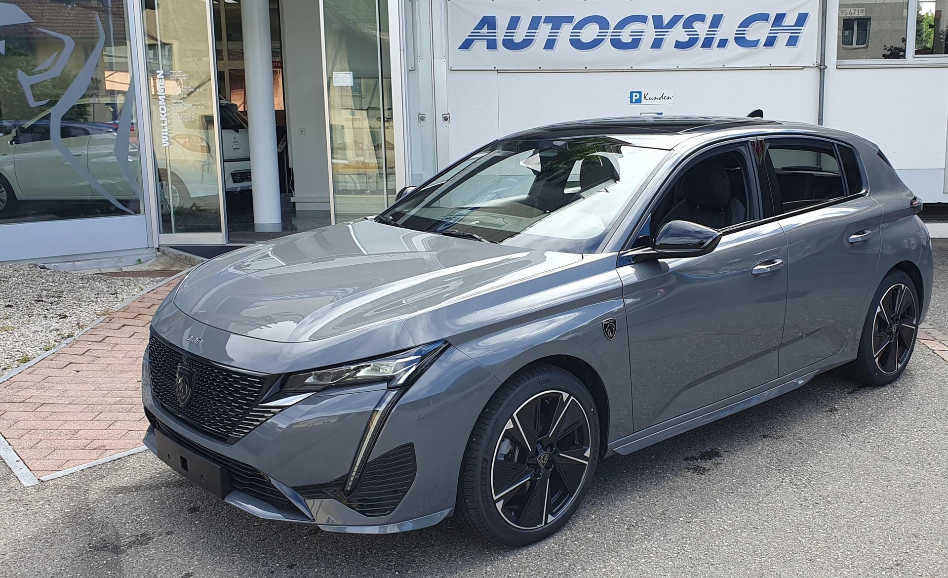 PEUGEOT E-308 GT-image-11