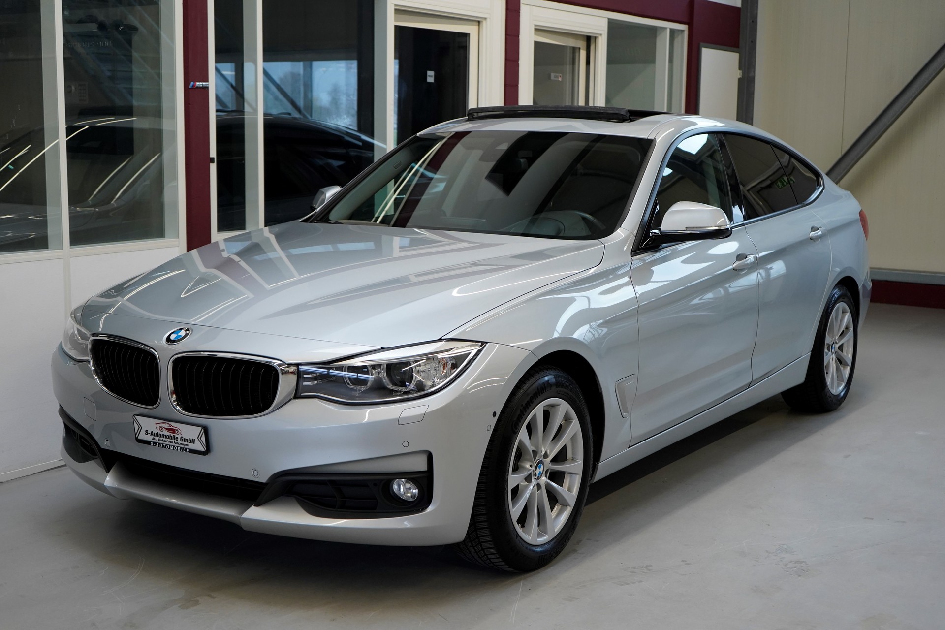 BMW 320d GT xDrive Luxury Line Steptronic-image-2