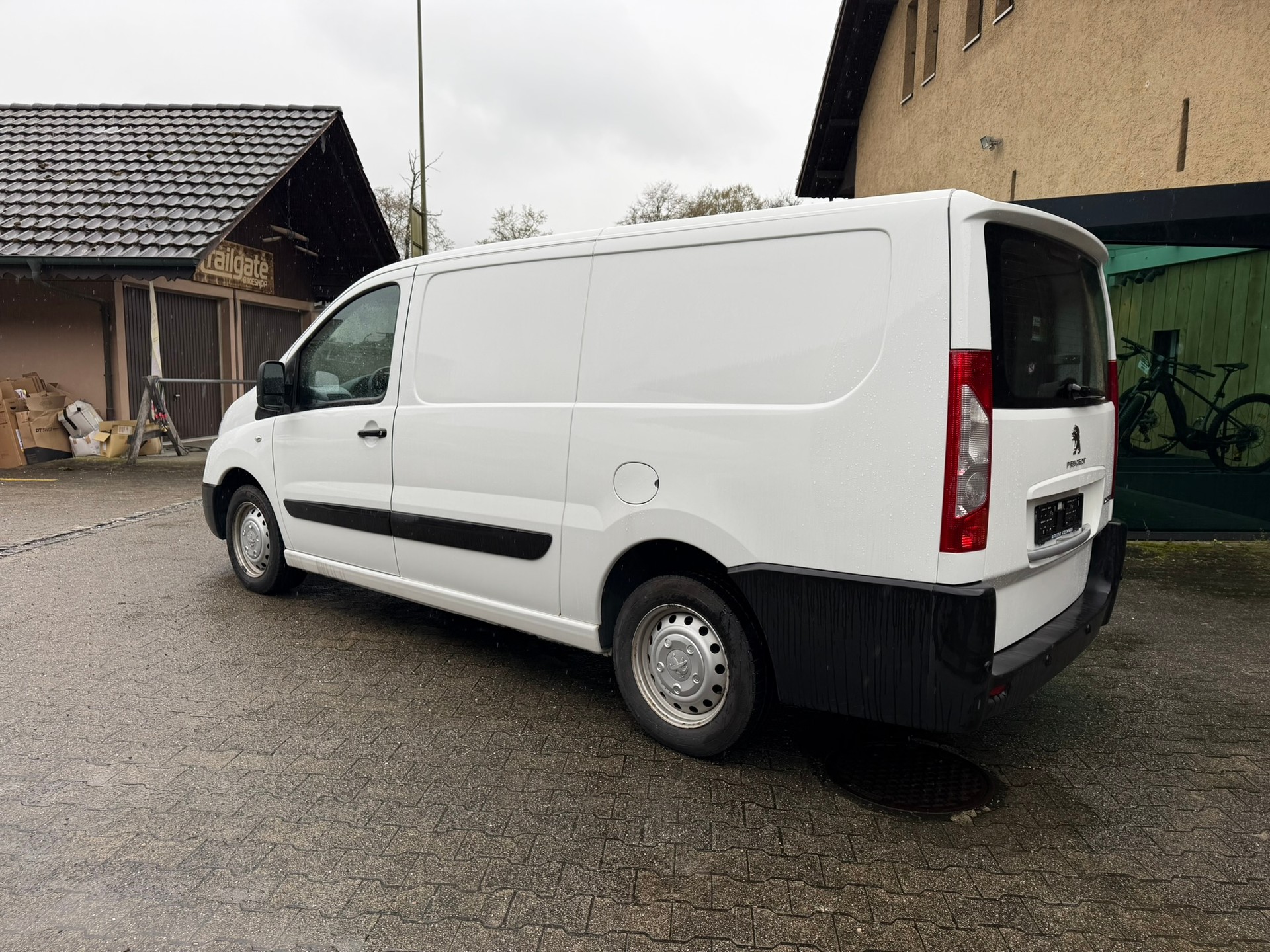 PEUGEOT Expert 2.0 HDi 229 L1H1-image-5