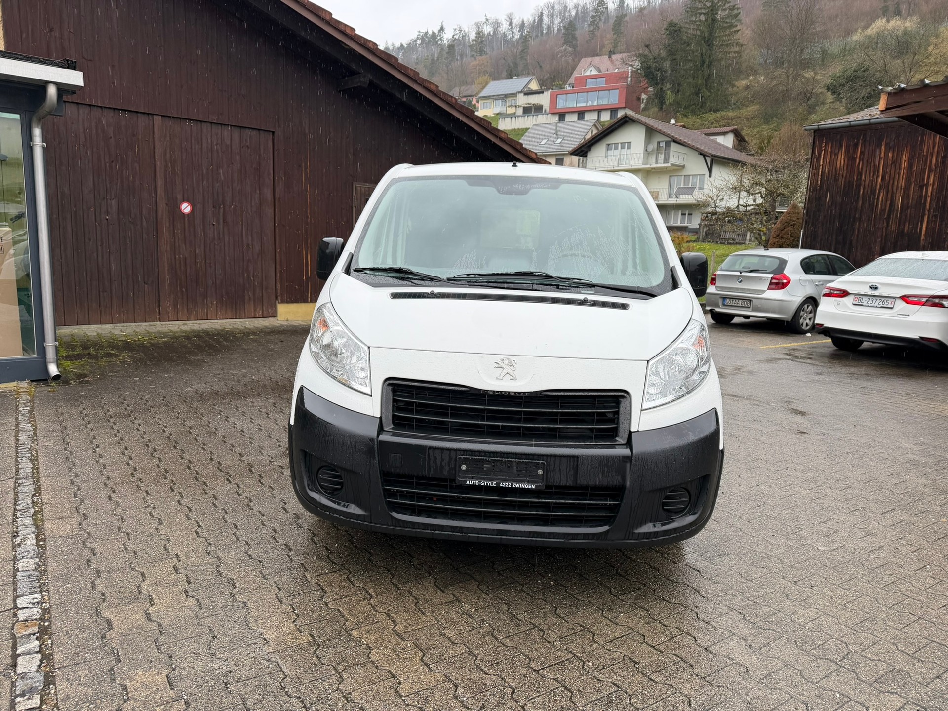 PEUGEOT Expert 2.0 HDi 229 L1H1-image-1