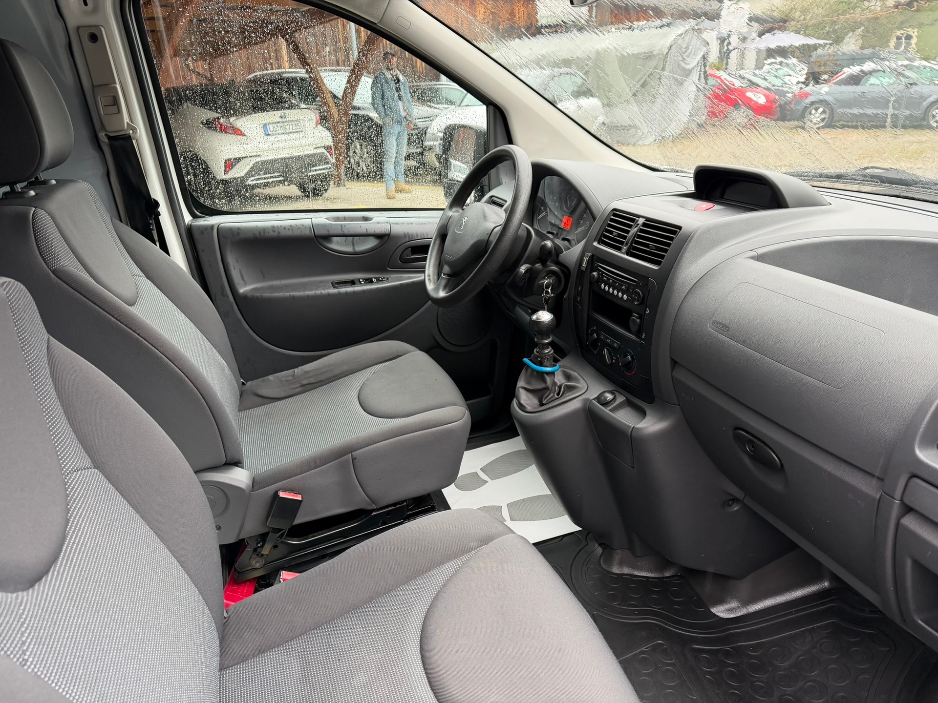 PEUGEOT Expert 2.0 HDi 229 L1H1-image-7