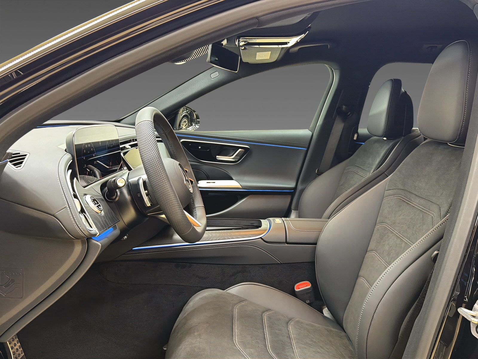 MERCEDES-BENZ E 220 d 4Matic T-Modell-image-12