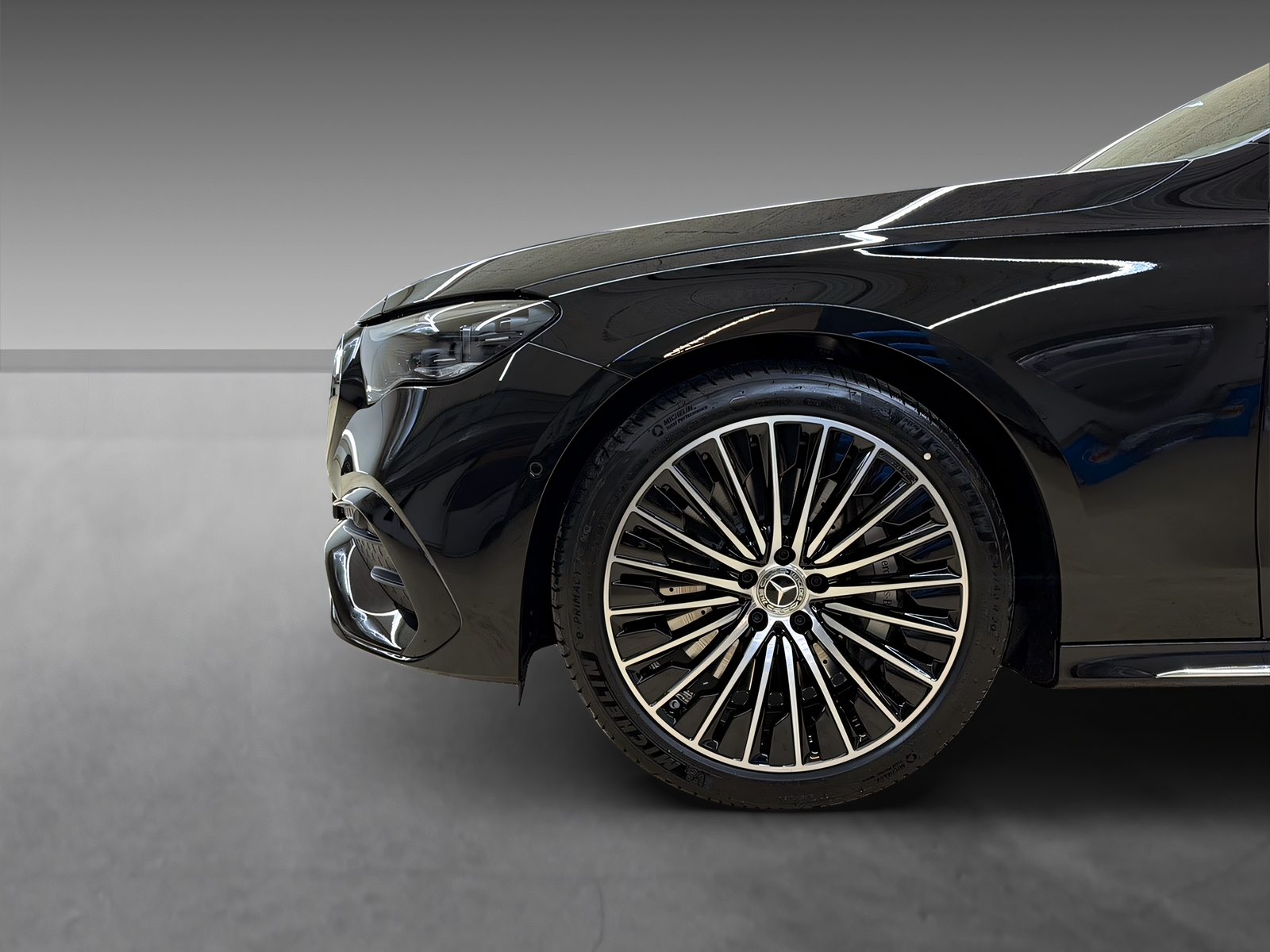 MERCEDES-BENZ E 220 d 4Matic T-Modell-image-6
