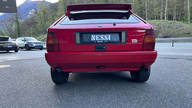 LANCIA Delta HF Integrale-image-8