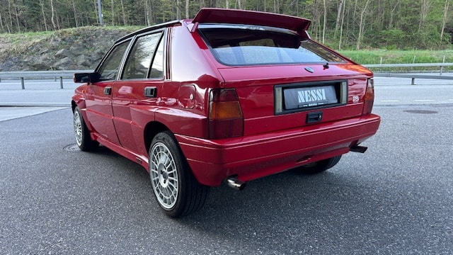 LANCIA Delta HF Integrale-image-11