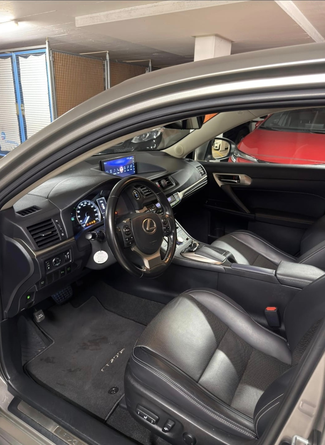 LEXUS CT 200h 1.8 excellence CVT-image-2