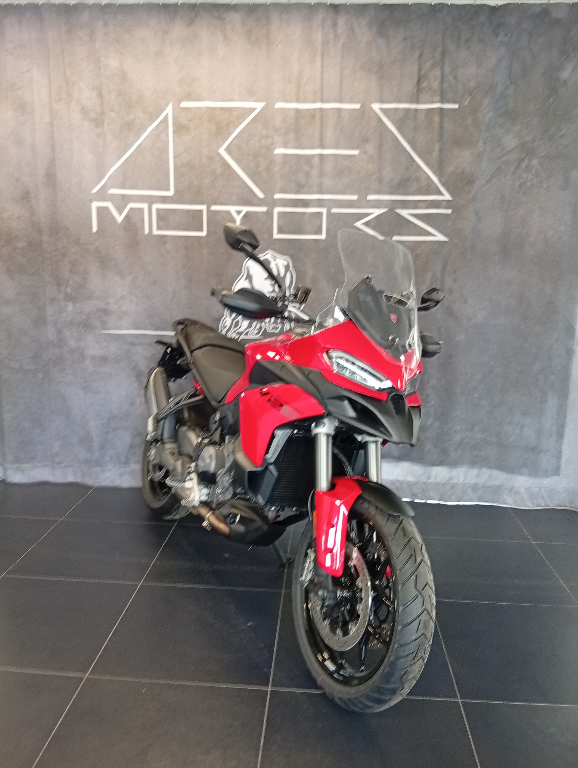 DUCATI MULTISTRADA V2 S-showroom-element-1