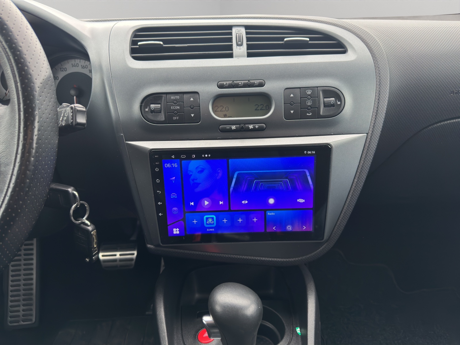 SEAT Leon 2.0 TSI FR-image-13