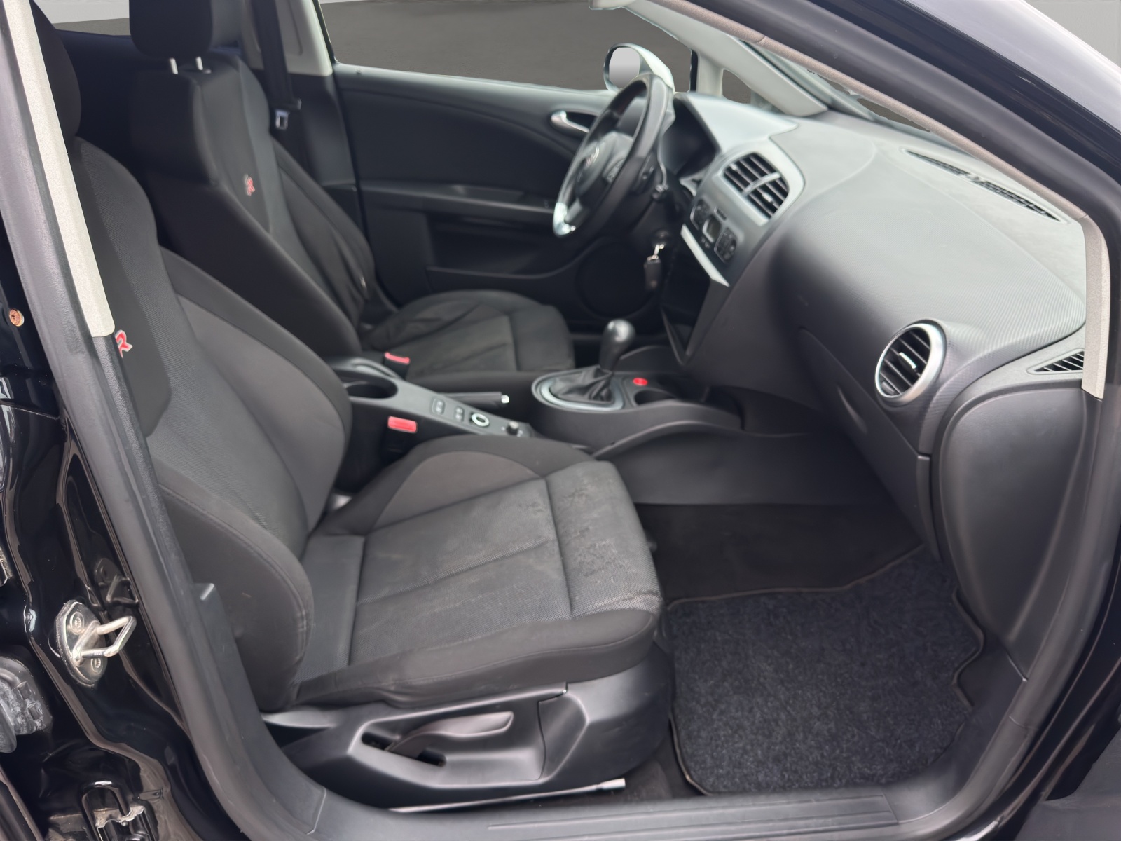SEAT Leon 2.0 TSI FR-image-10