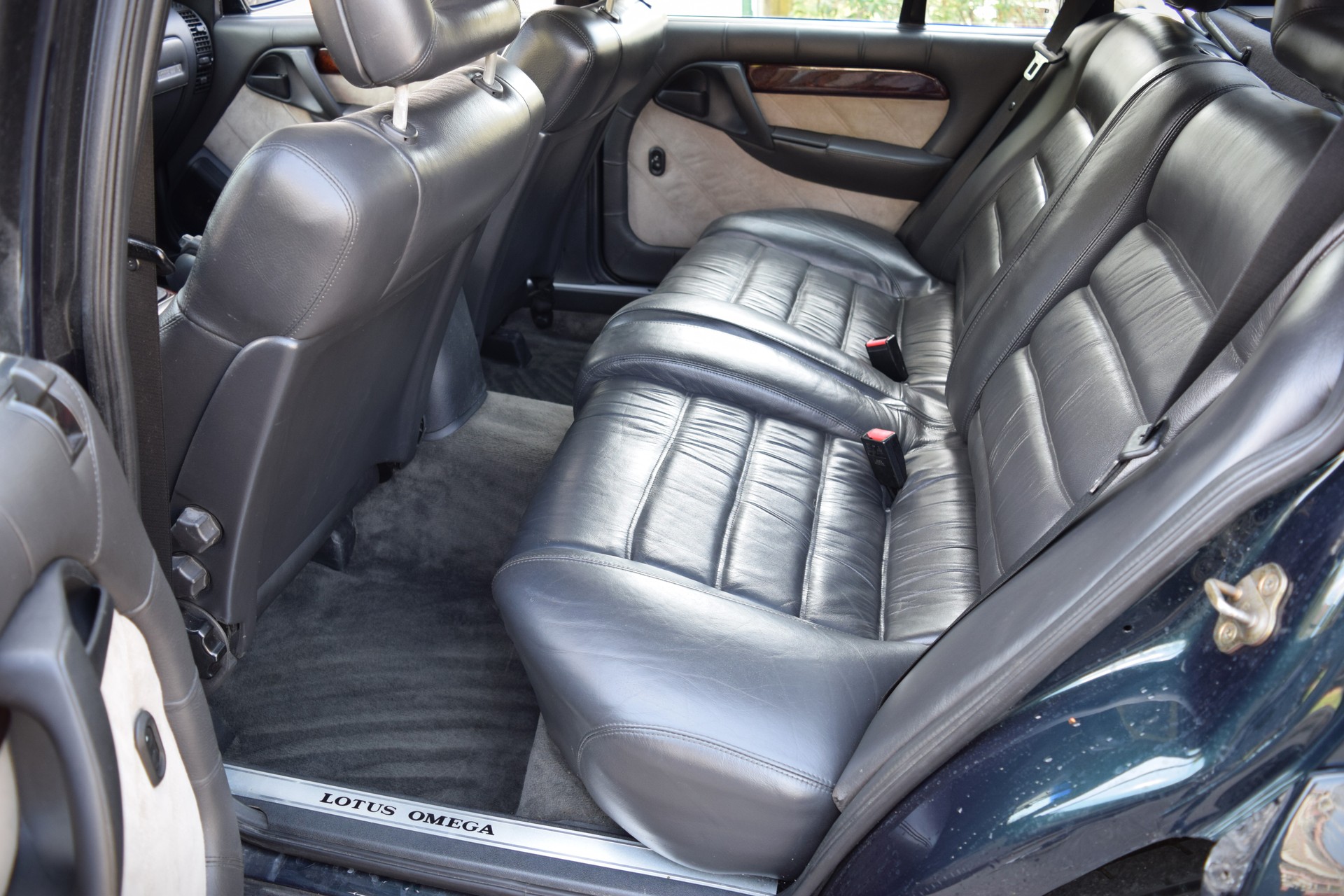 LOTUS Omega 3.6 Bi-Turbo Carlton-image-14