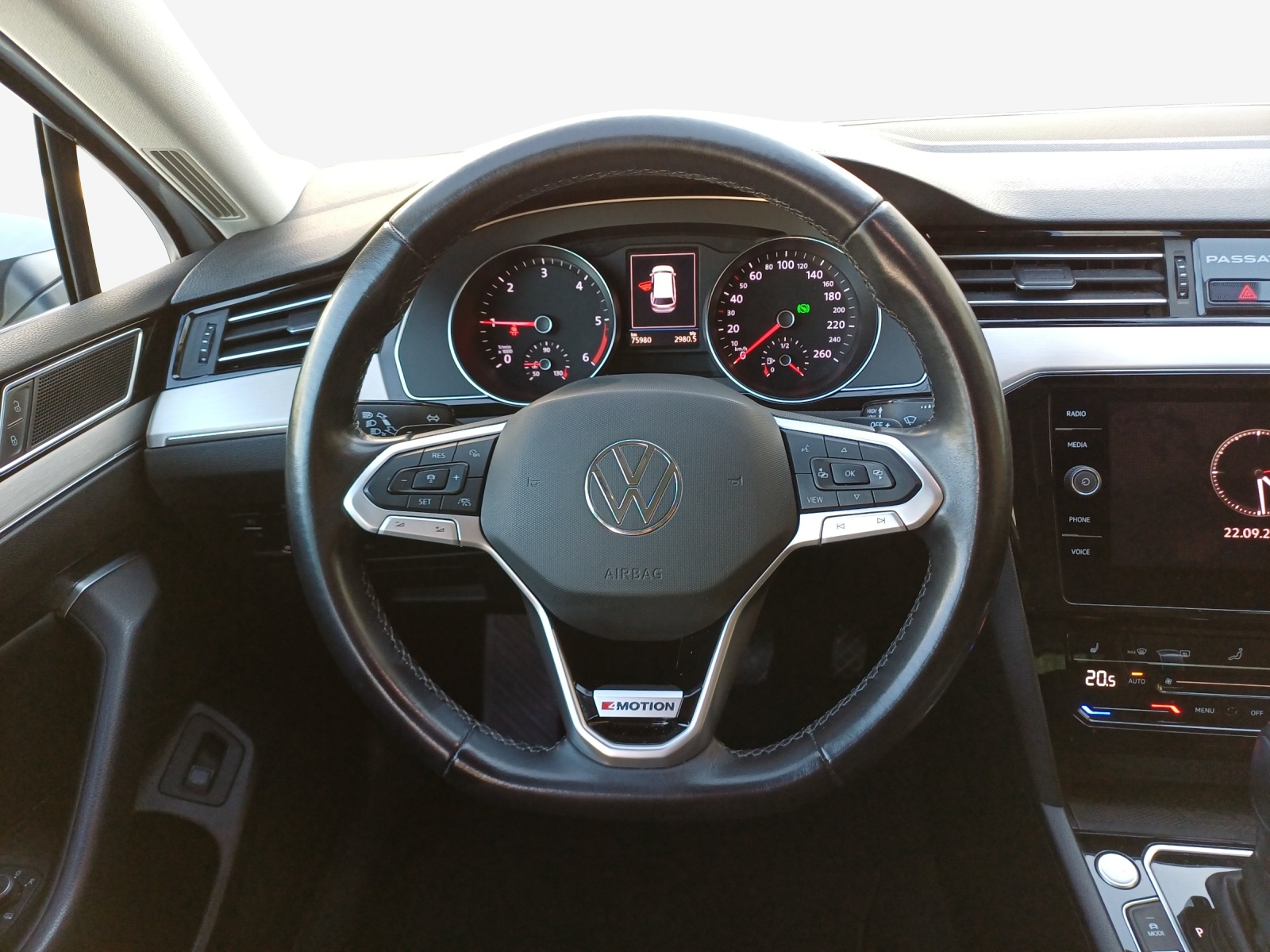 VW Passat 2.0 TDI BMT Elegance 4Motion DSG-image-9