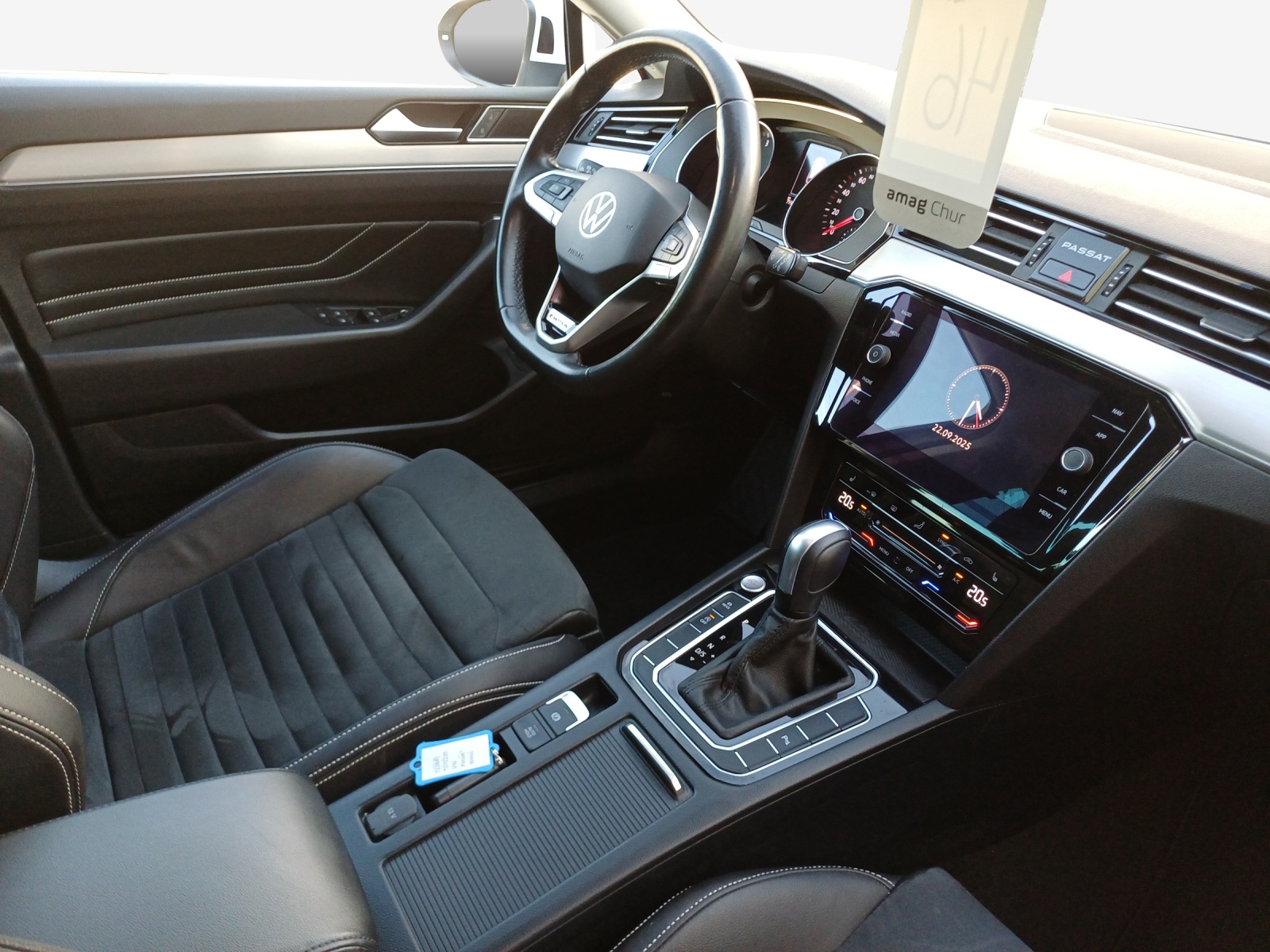 VW Passat 2.0 TDI BMT Elegance 4Motion DSG-image-14