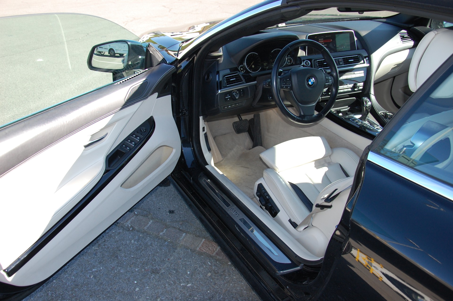 BMW 650i Cabrio xDrive-image-9