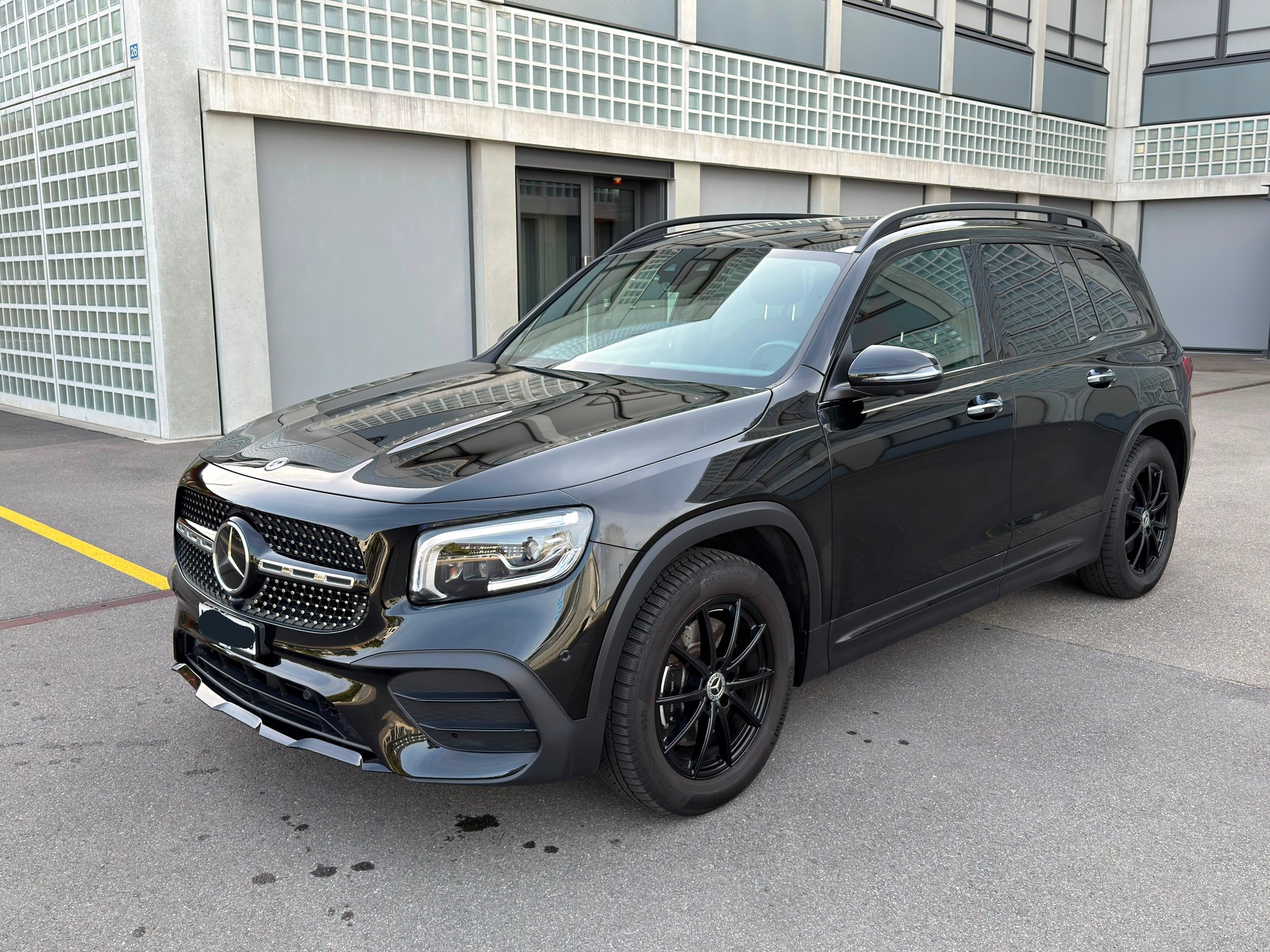 MERCEDES-BENZ GLB 250 AMG Line 4matic-image-3