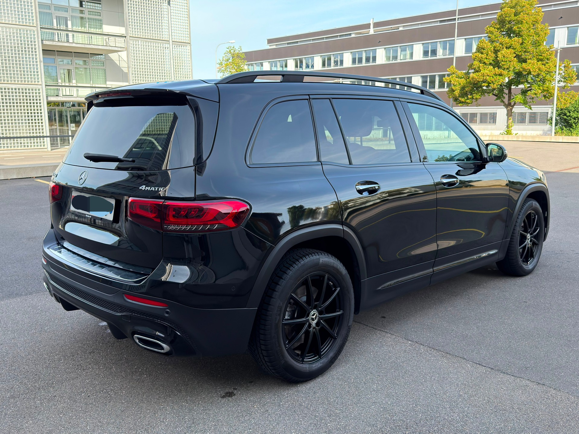 MERCEDES-BENZ GLB 250 AMG Line 4matic-image-6