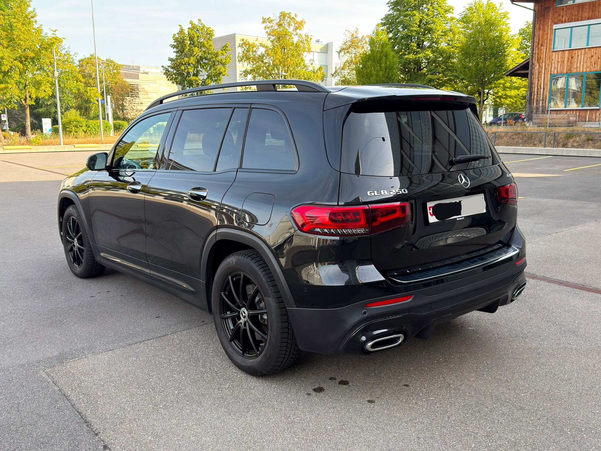 MERCEDES-BENZ GLB 250 AMG Line 4matic-image-5