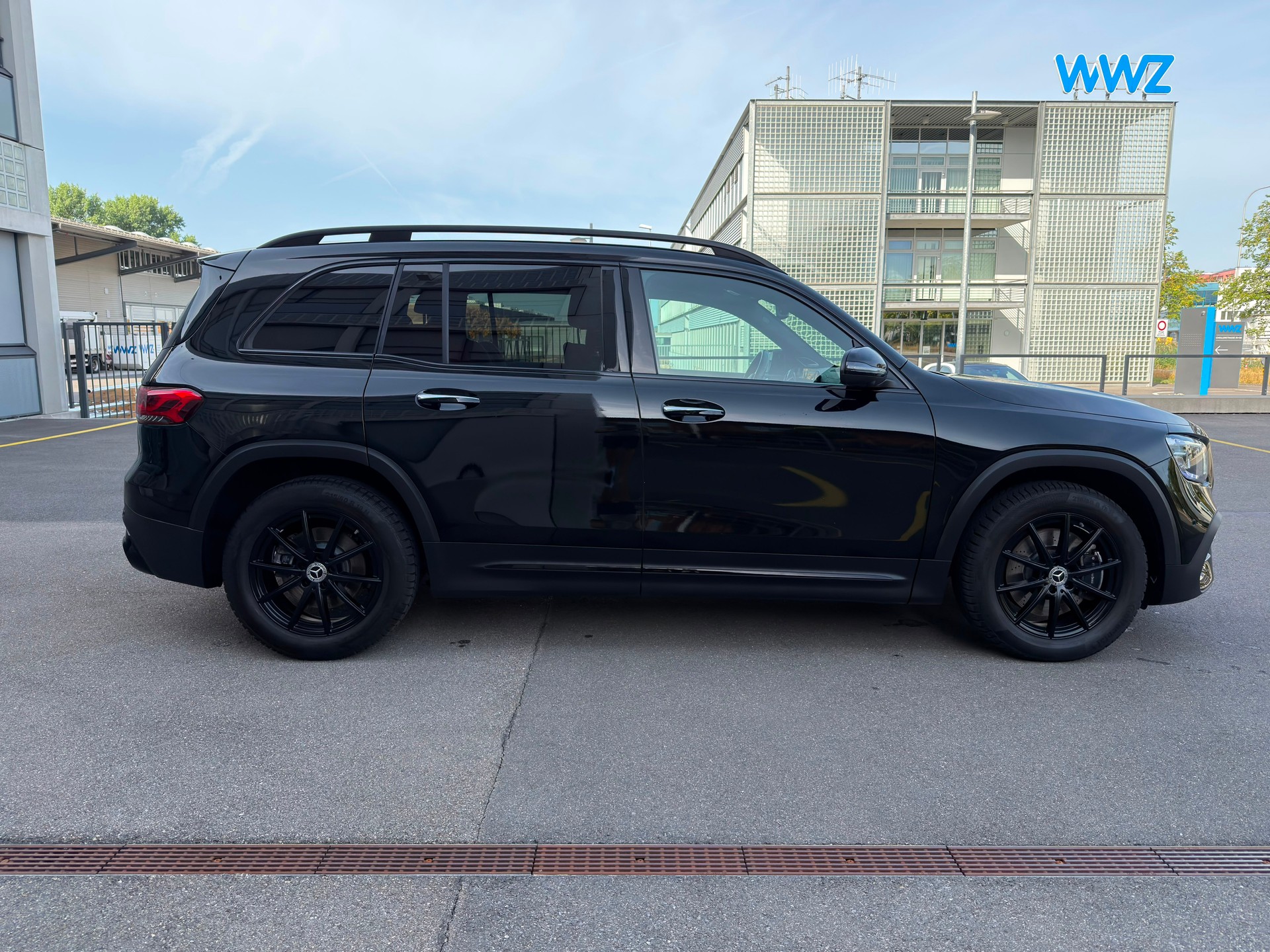 MERCEDES-BENZ GLB 250 AMG Line 4matic-image-8