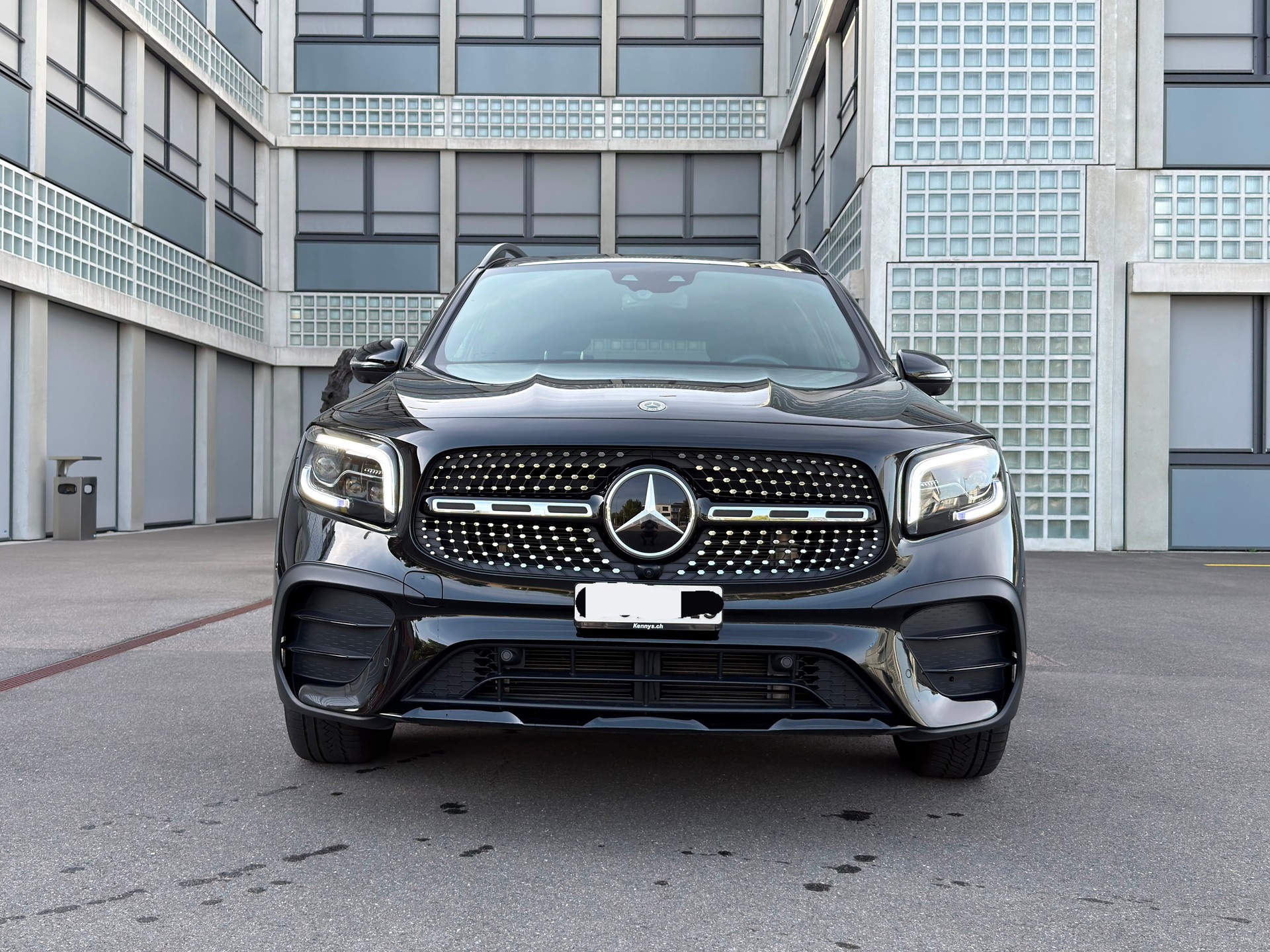 MERCEDES-BENZ GLB 250 AMG Line 4matic-image-0