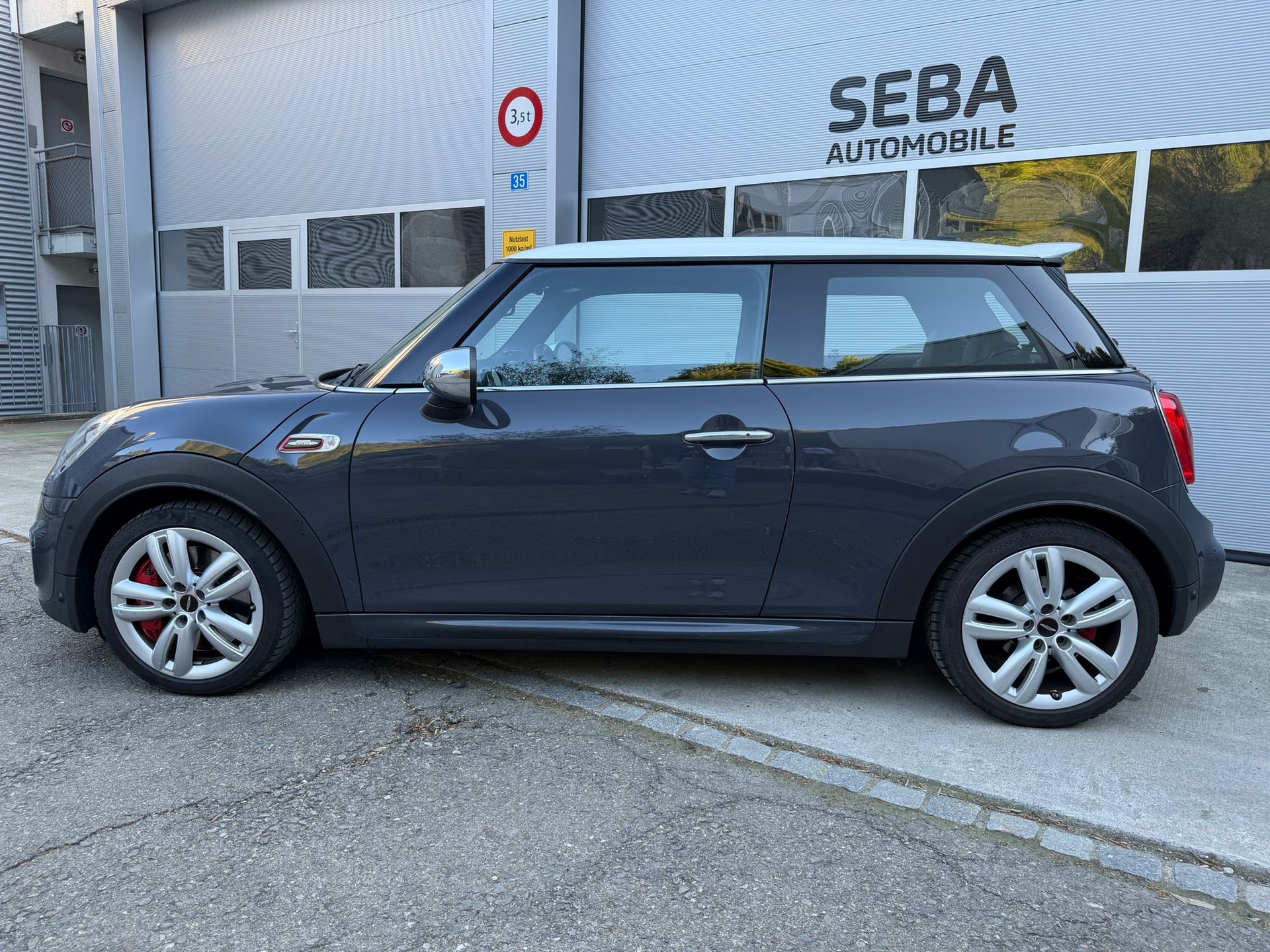 MINI Cooper John Cooper Works Steptronic-image-2