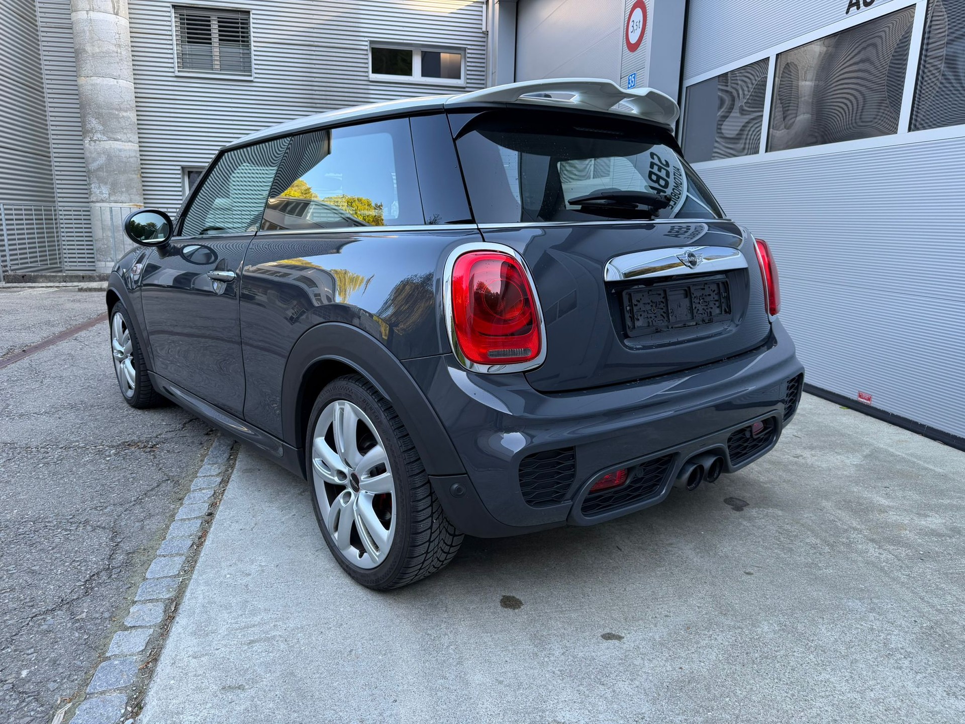 MINI Cooper John Cooper Works Steptronic-image-3