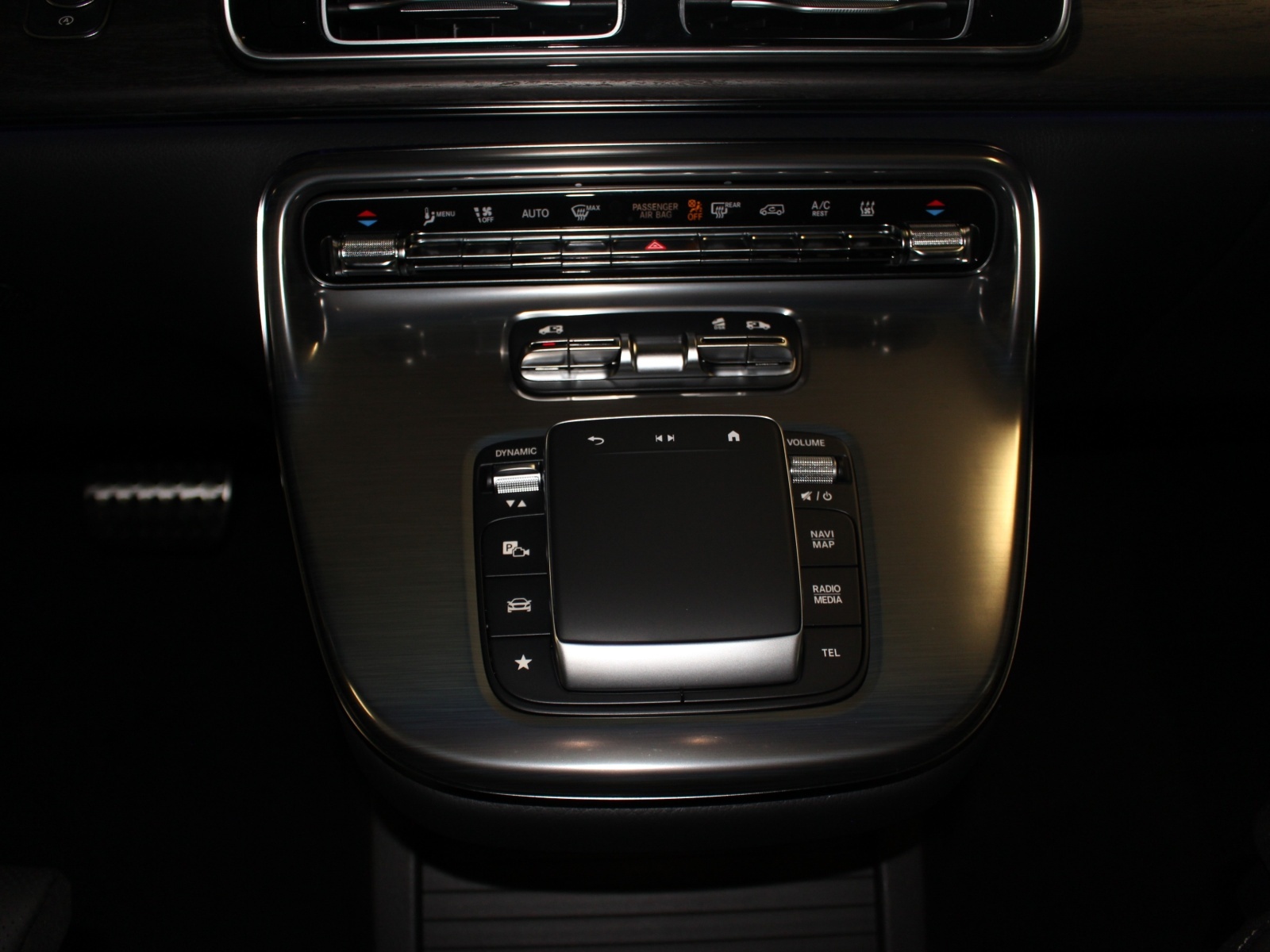 MERCEDES-BENZ V 300 d Swiss Edition 4MATIC-image-10