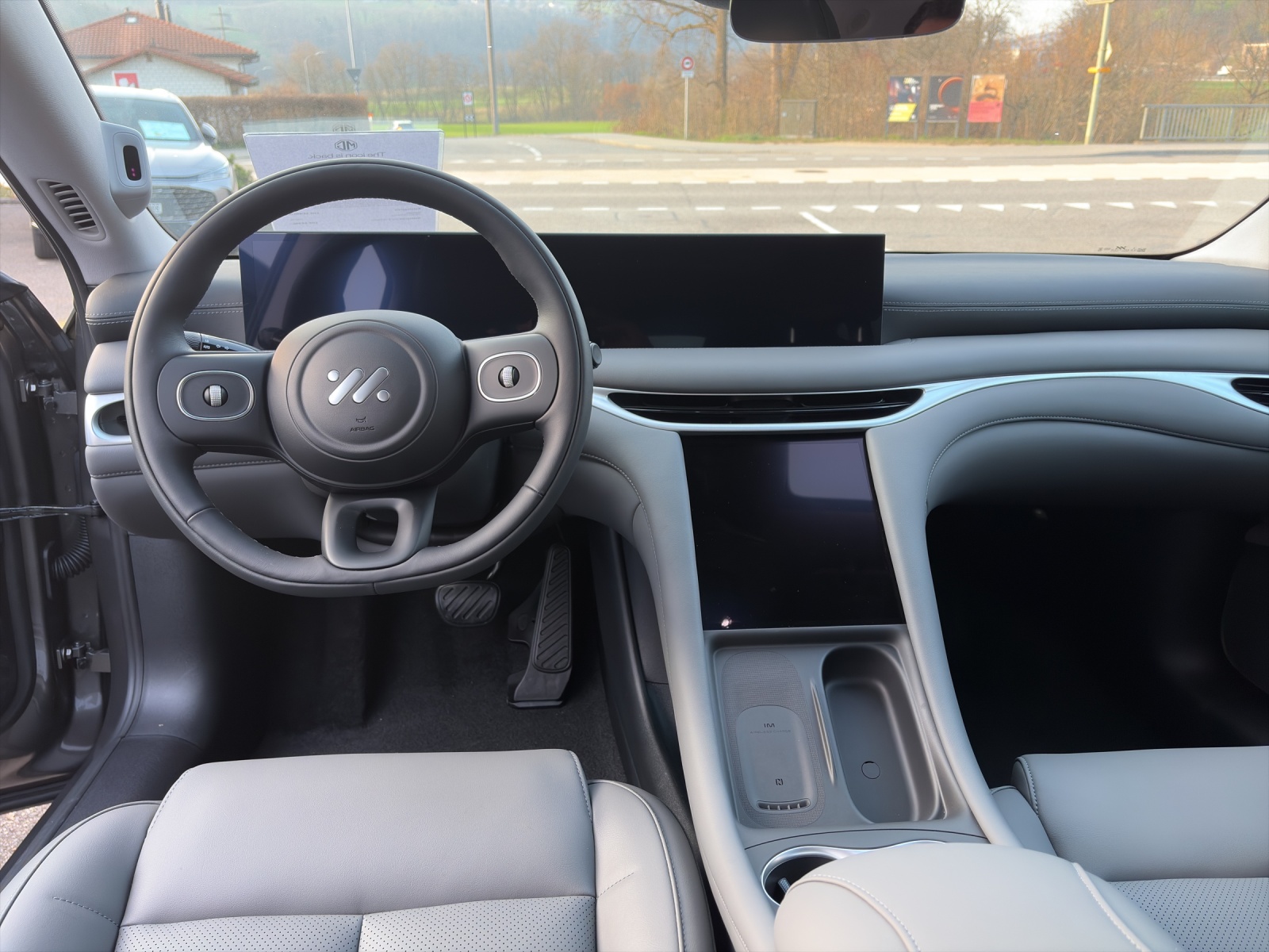 MG IM5 100 kWh Performance 4WD-image-5