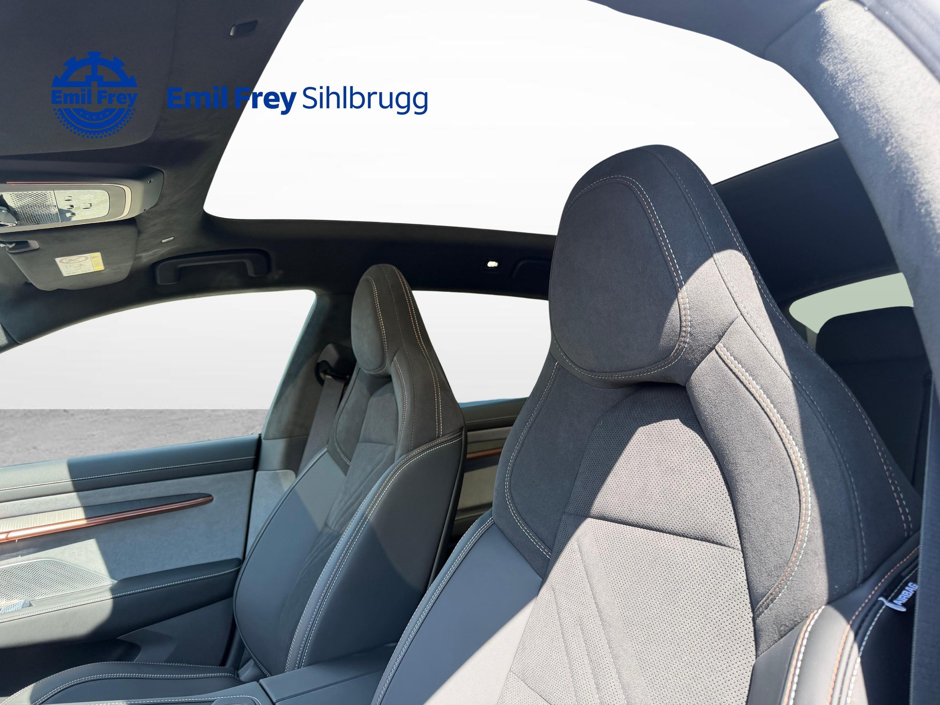 ZEEKR 001 Privilege AWD-showroom-element-2