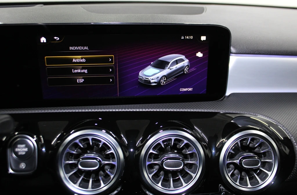 MERCEDES-BENZ A 250 4Matic AMG Line 4Matic 7G-DCT Sport- Paket Black / CH-Fahrzeug-image-28