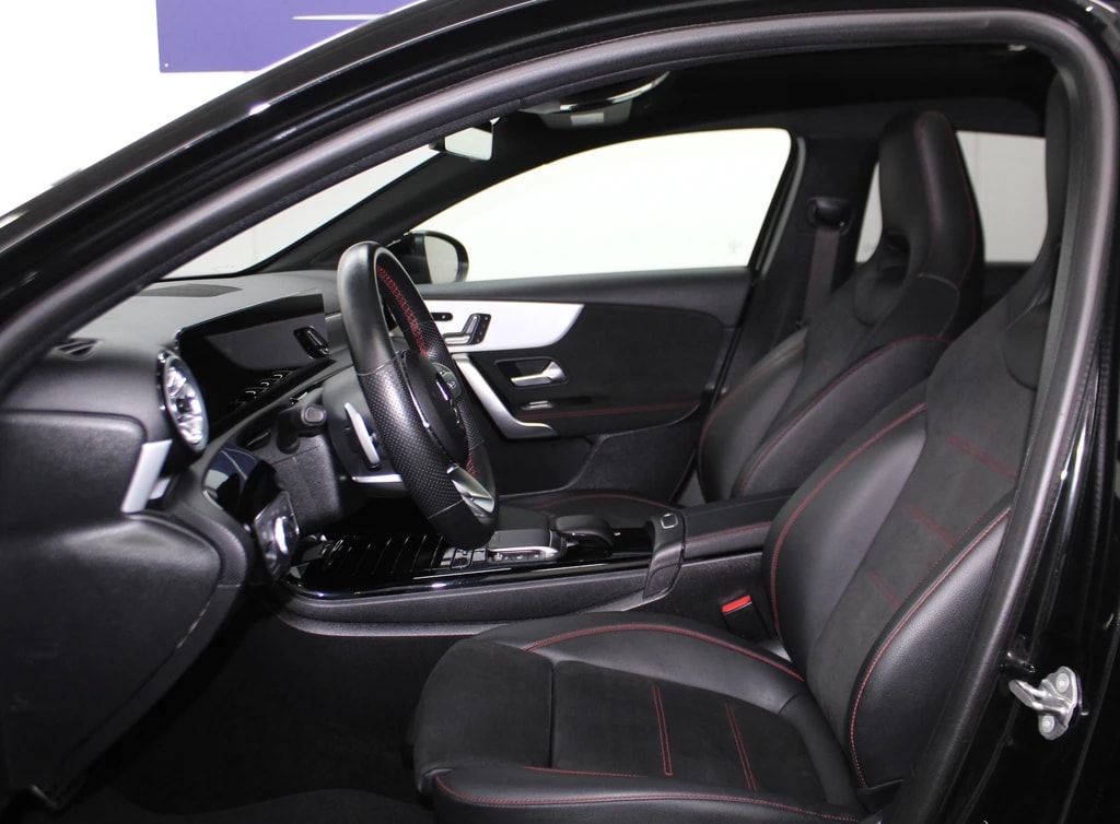 MERCEDES-BENZ A 250 4Matic AMG Line 4Matic 7G-DCT Sport- Paket Black / CH-Fahrzeug-image-7