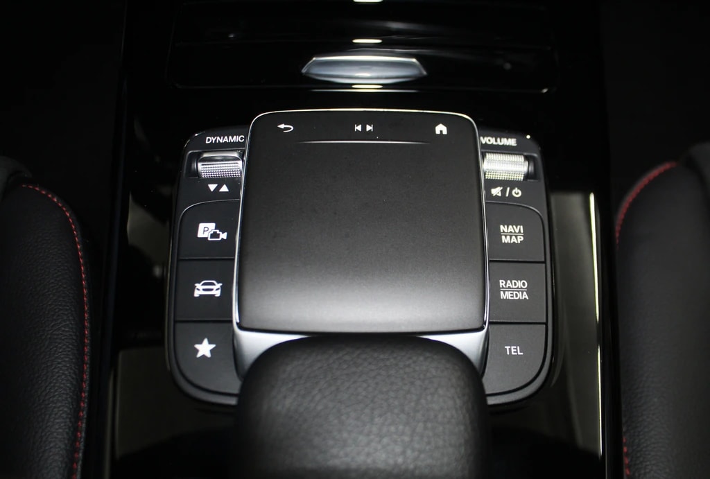MERCEDES-BENZ A 250 4Matic AMG Line 4Matic 7G-DCT Sport- Paket Black / CH-Fahrzeug-image-15