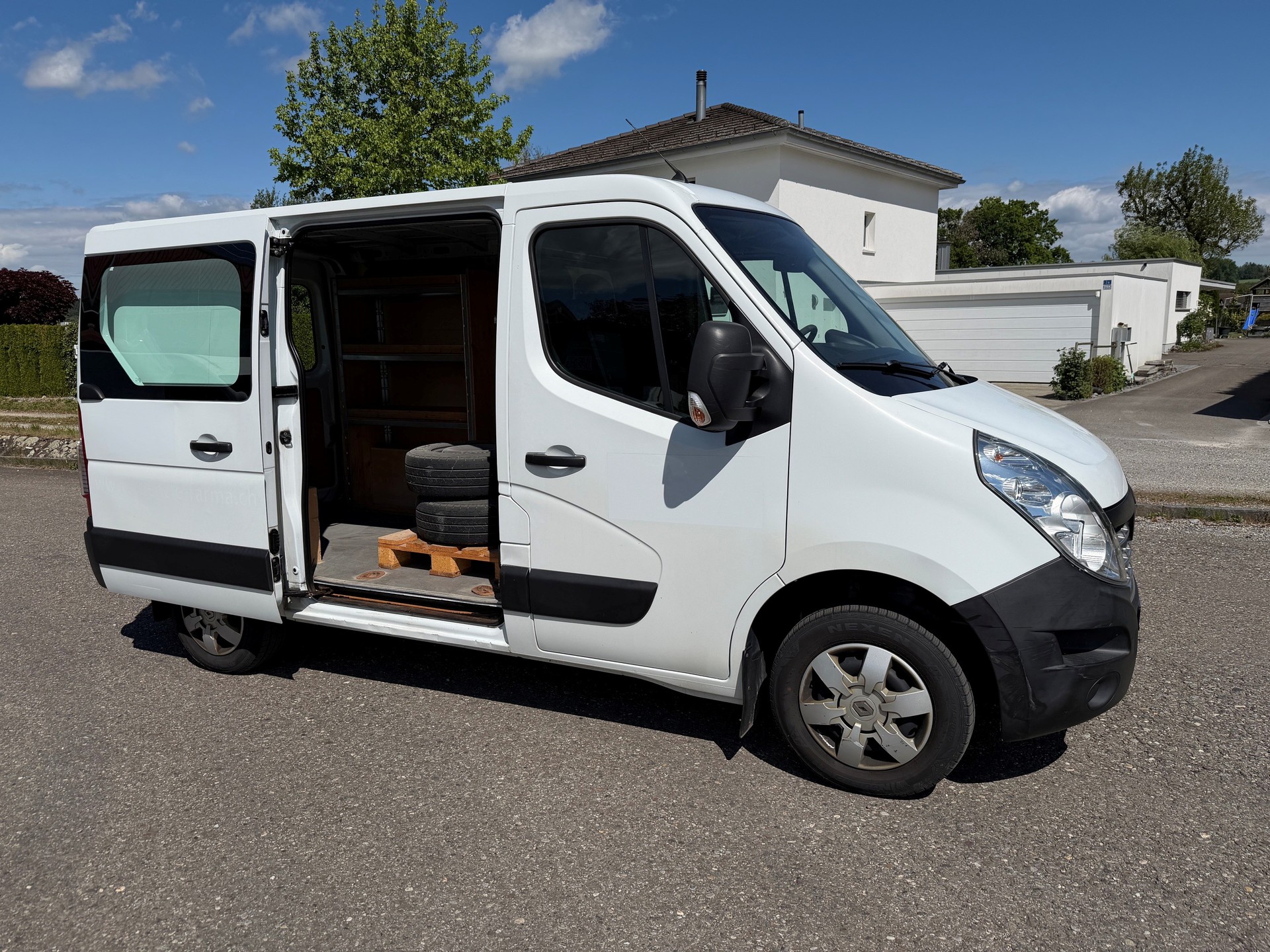 RENAULT 2.3 dCi 130-image-1
