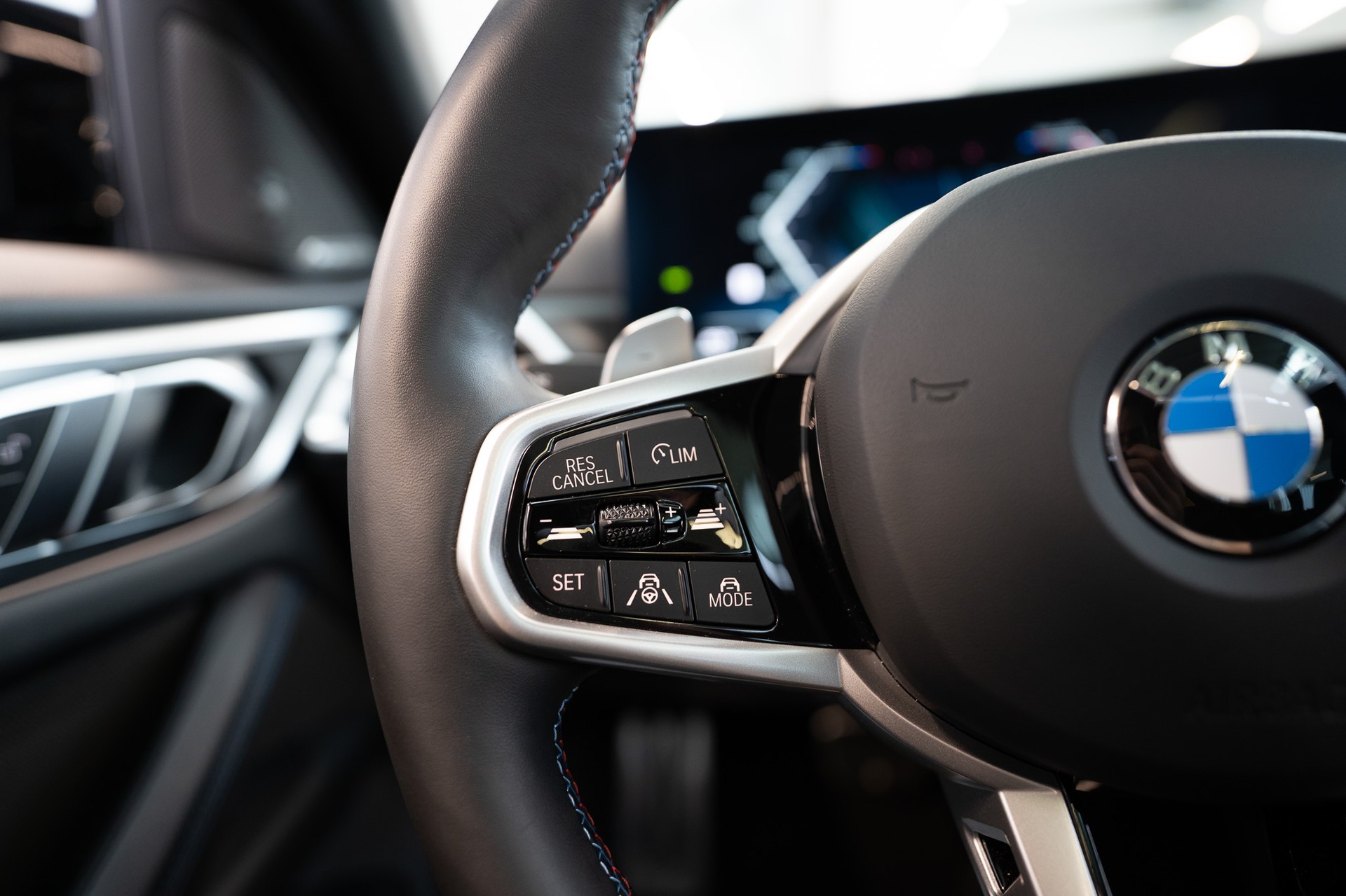 BMW M440i xDrive Gran Coupé M Sport Pro / LCI / Glasdach / 360°Kamera / HeadUp-image-20