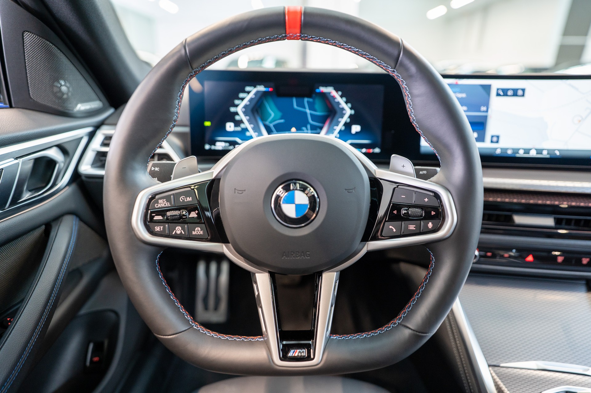 BMW M440i xDrive Gran Coupé M Sport Pro / LCI / Glasdach / 360°Kamera / HeadUp-image-16