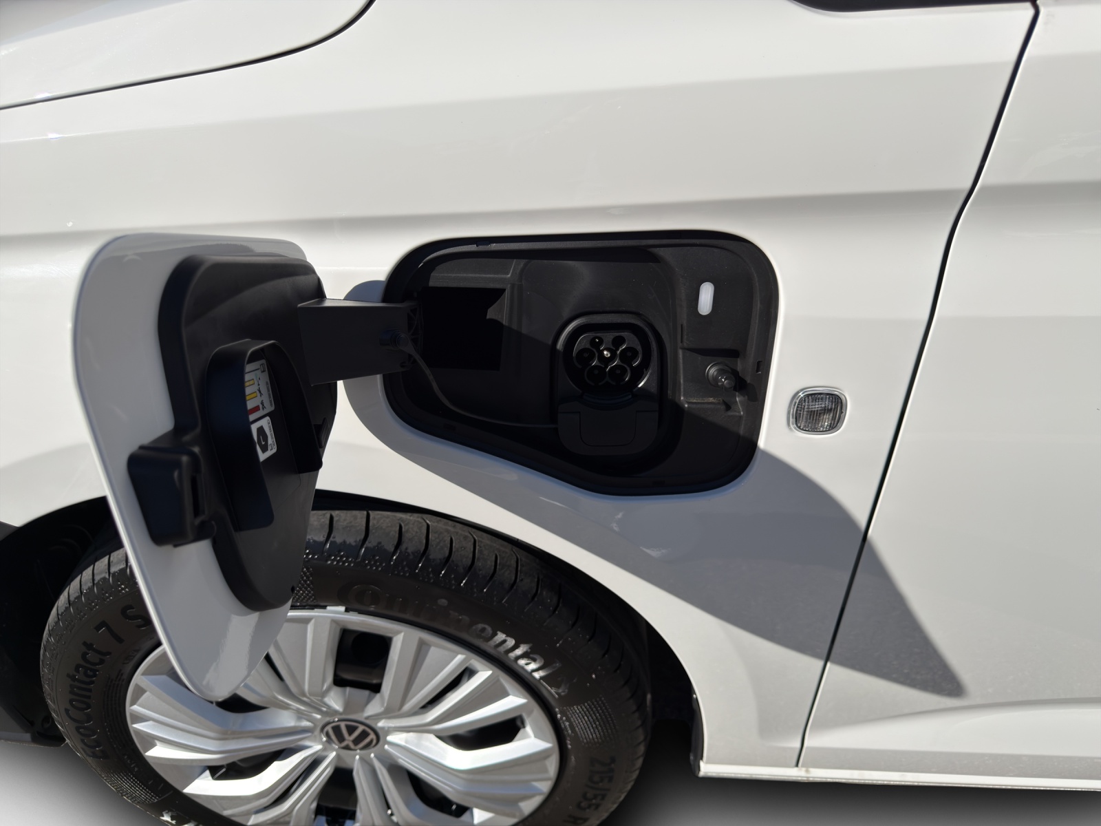VW Caddy Cargo 1.5 TSI Plug in Hybrid DSG-image-15