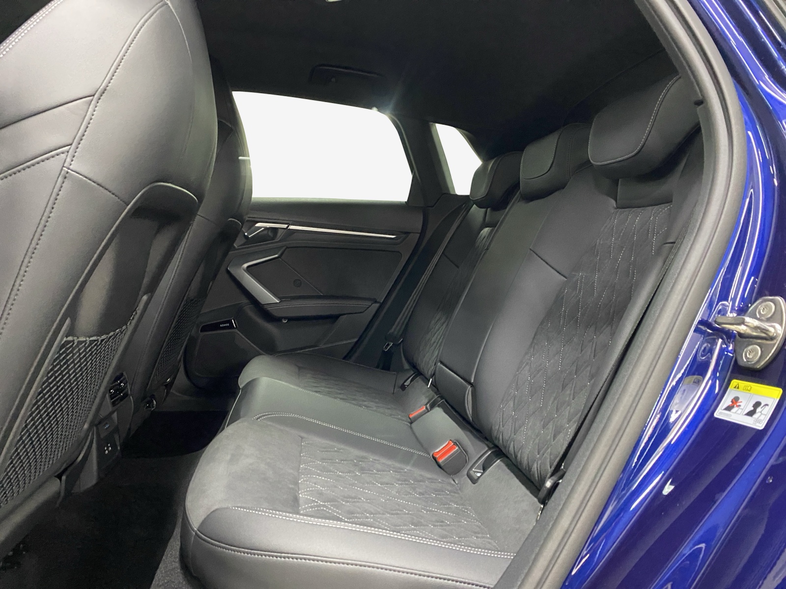 AUDI A3 Sportback TFSI 110 kW S line S tronic-image-11